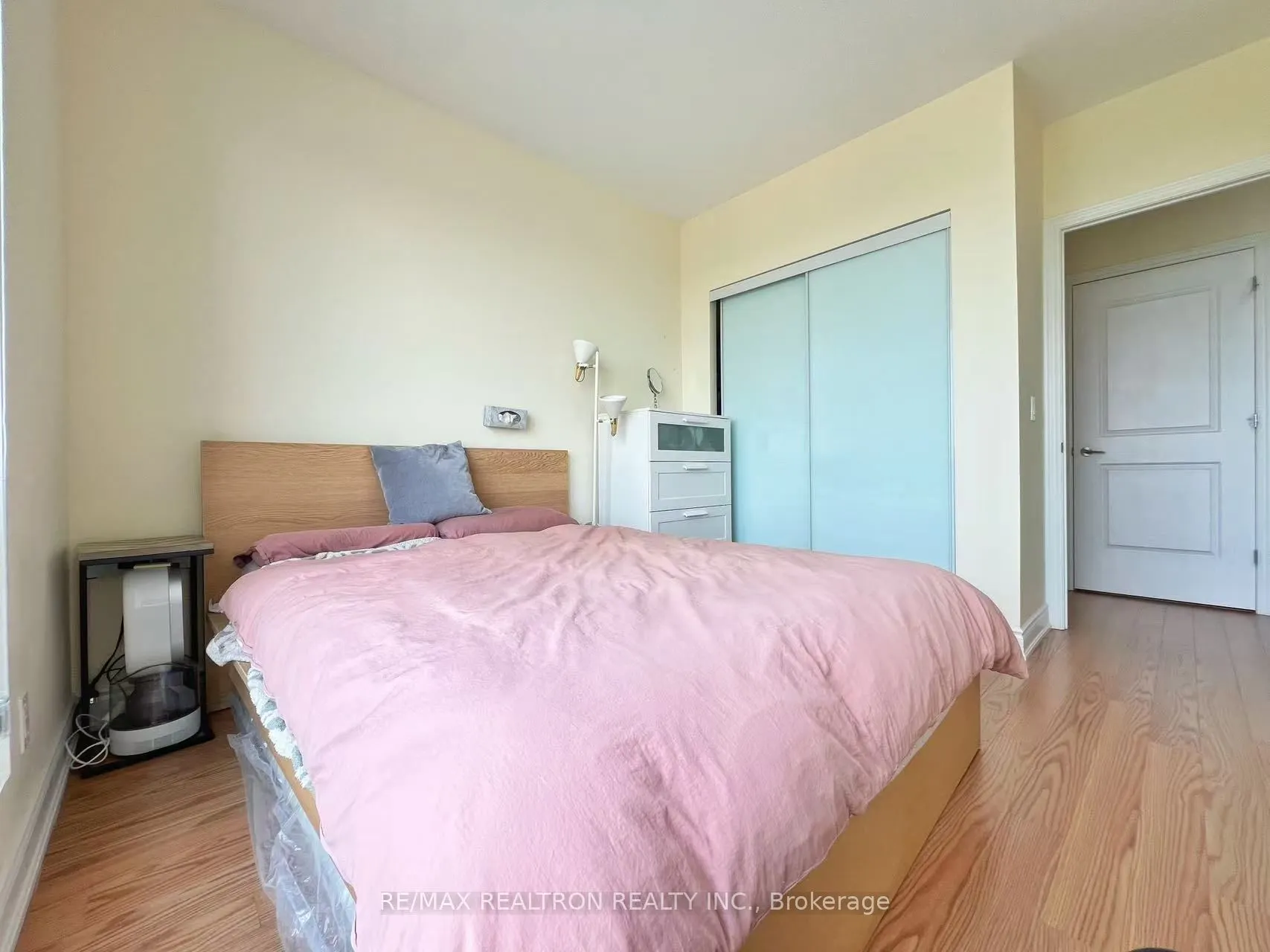 9088 Yonge Street #1611