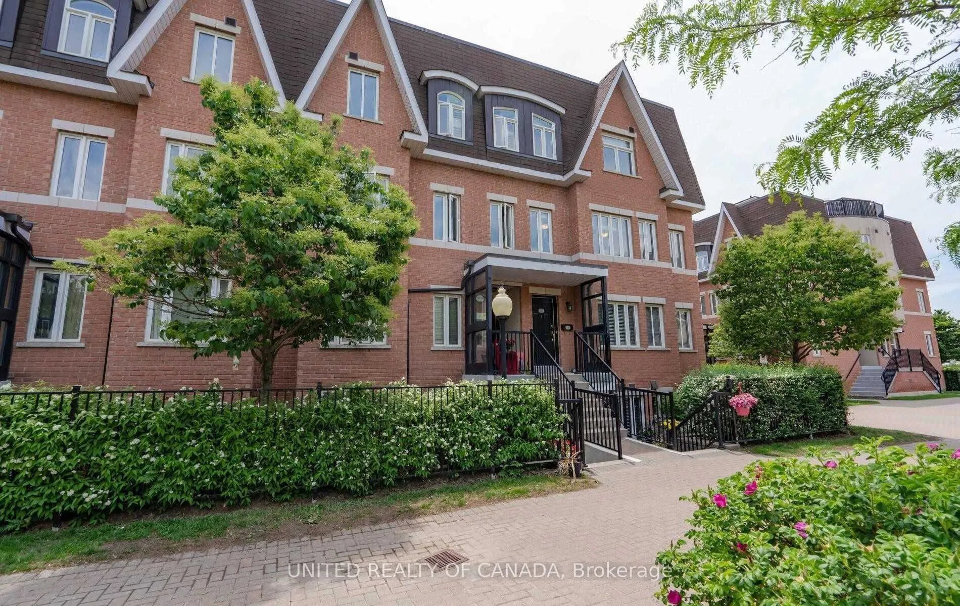 312 John Street #330
