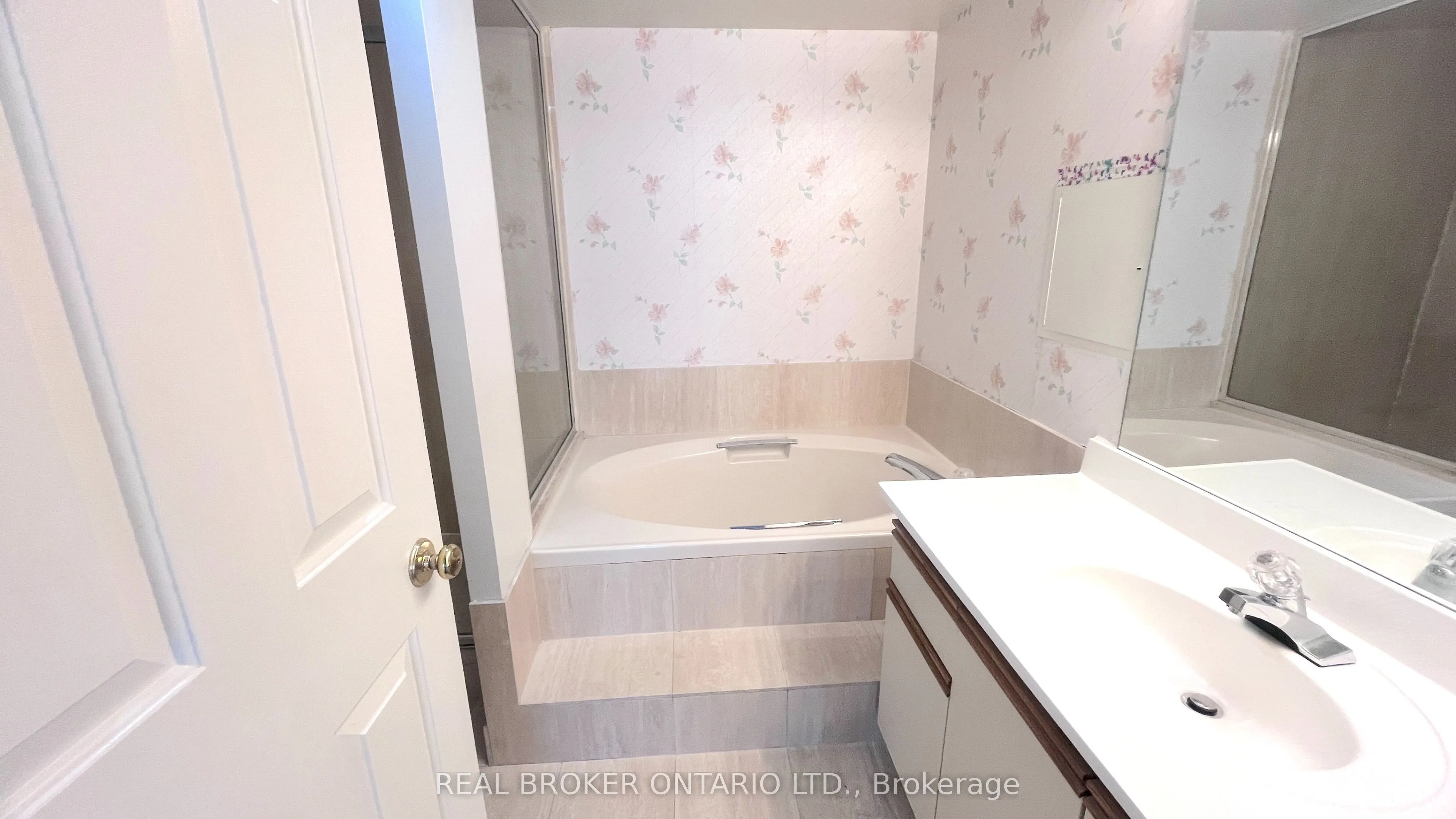 333 Clark Avenue W #509