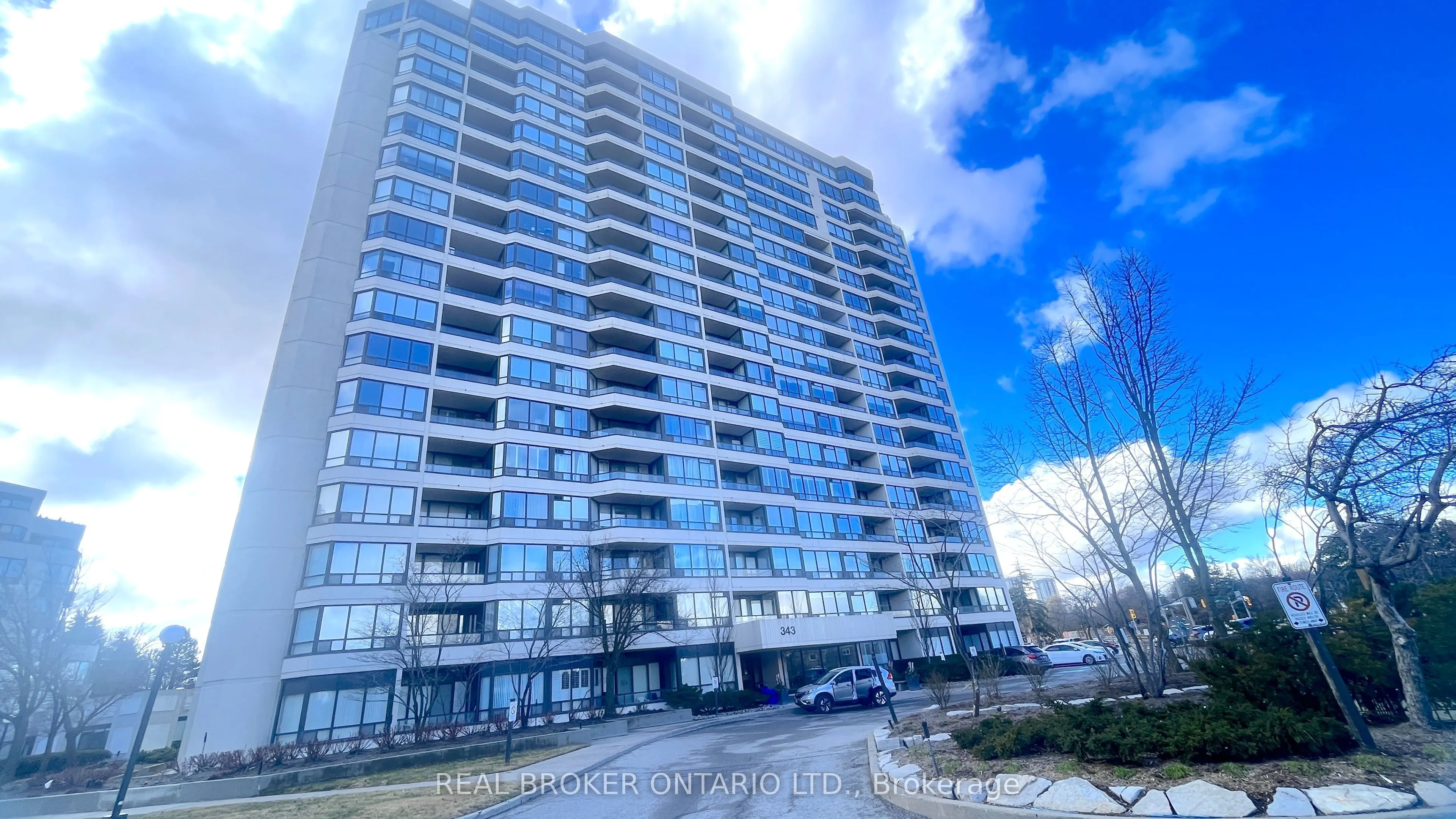 343 clark Avenue W #1403
