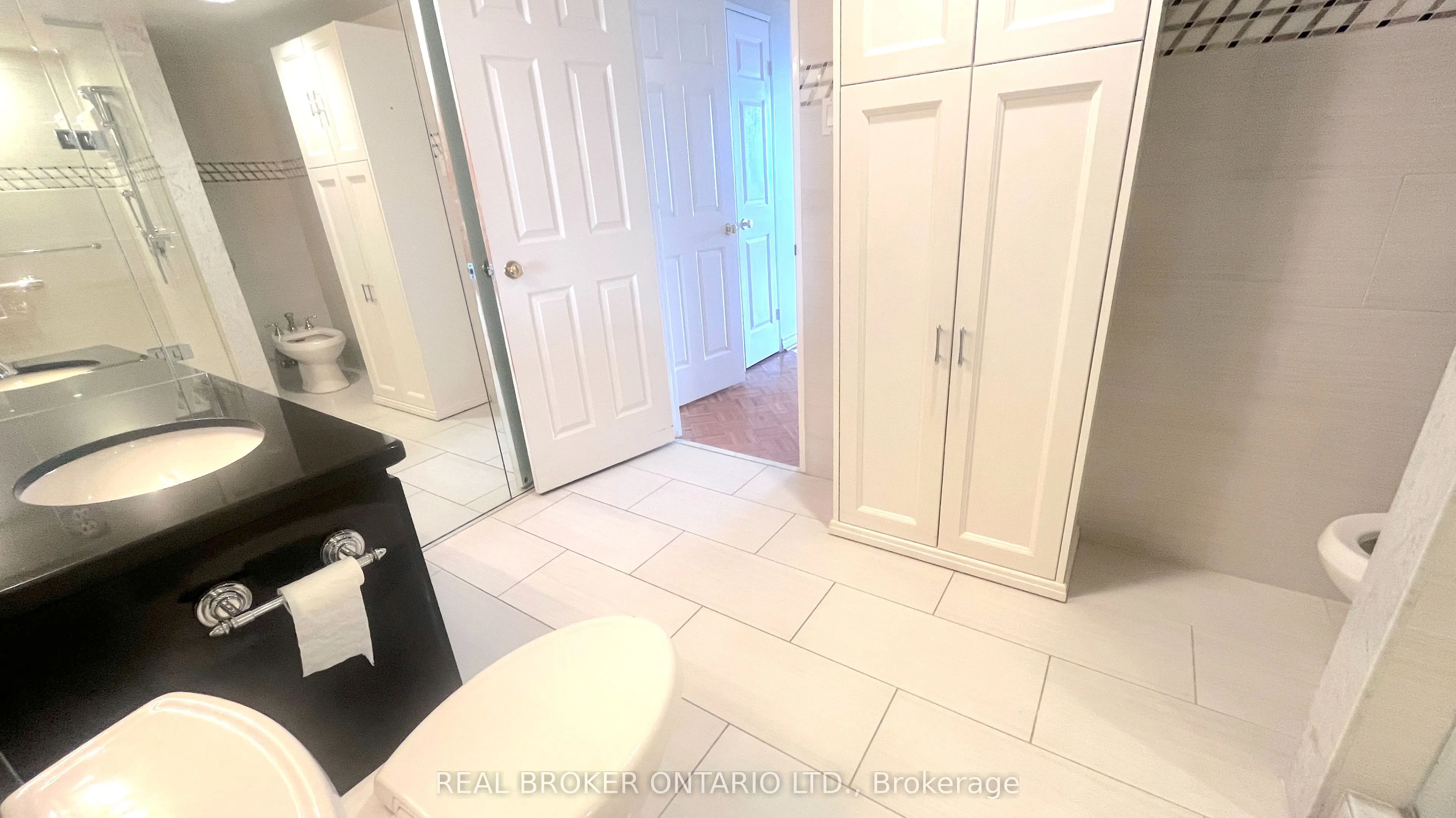 343 clark Avenue W #1403