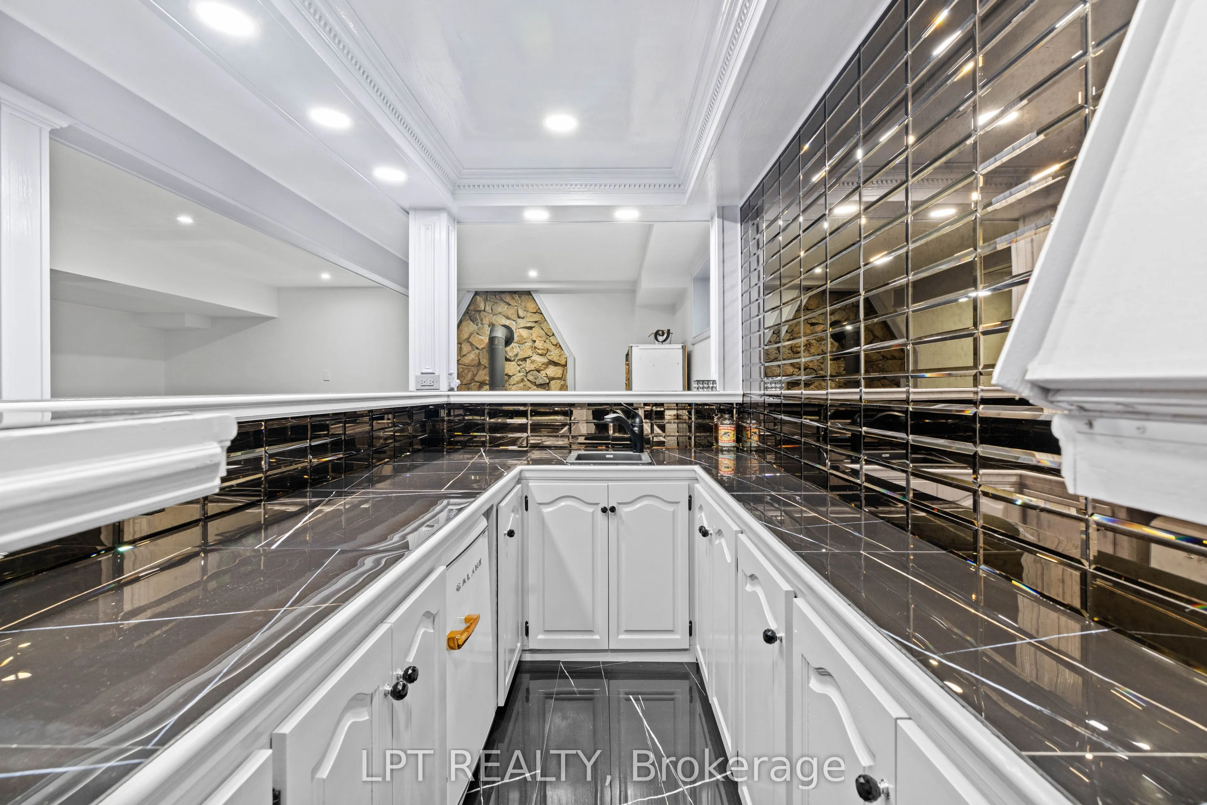 177 Hedge Road