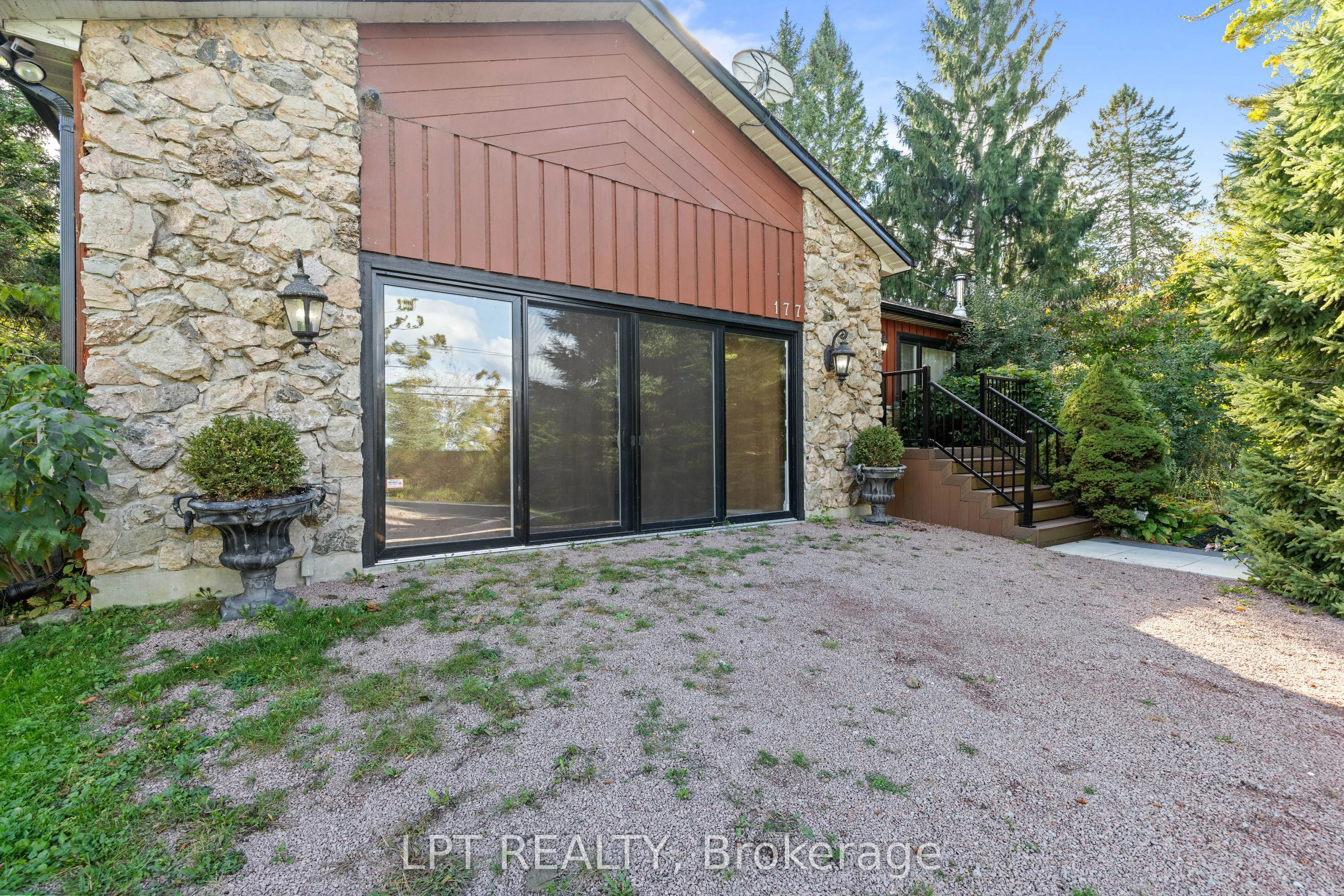 177 Hedge Road