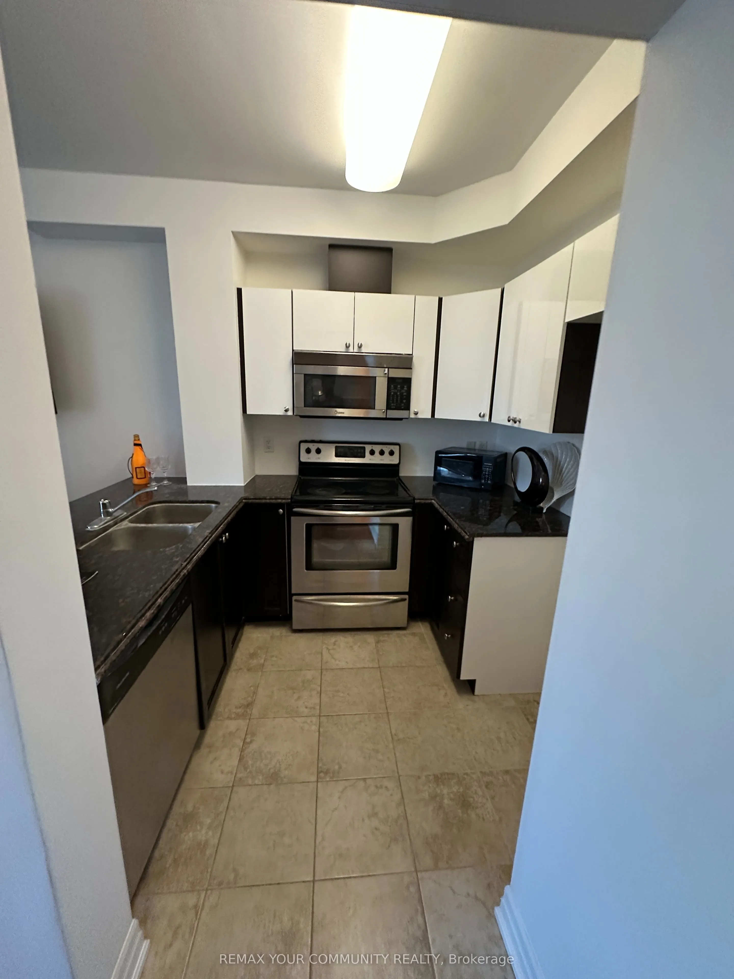 15450 Yonge Street #205