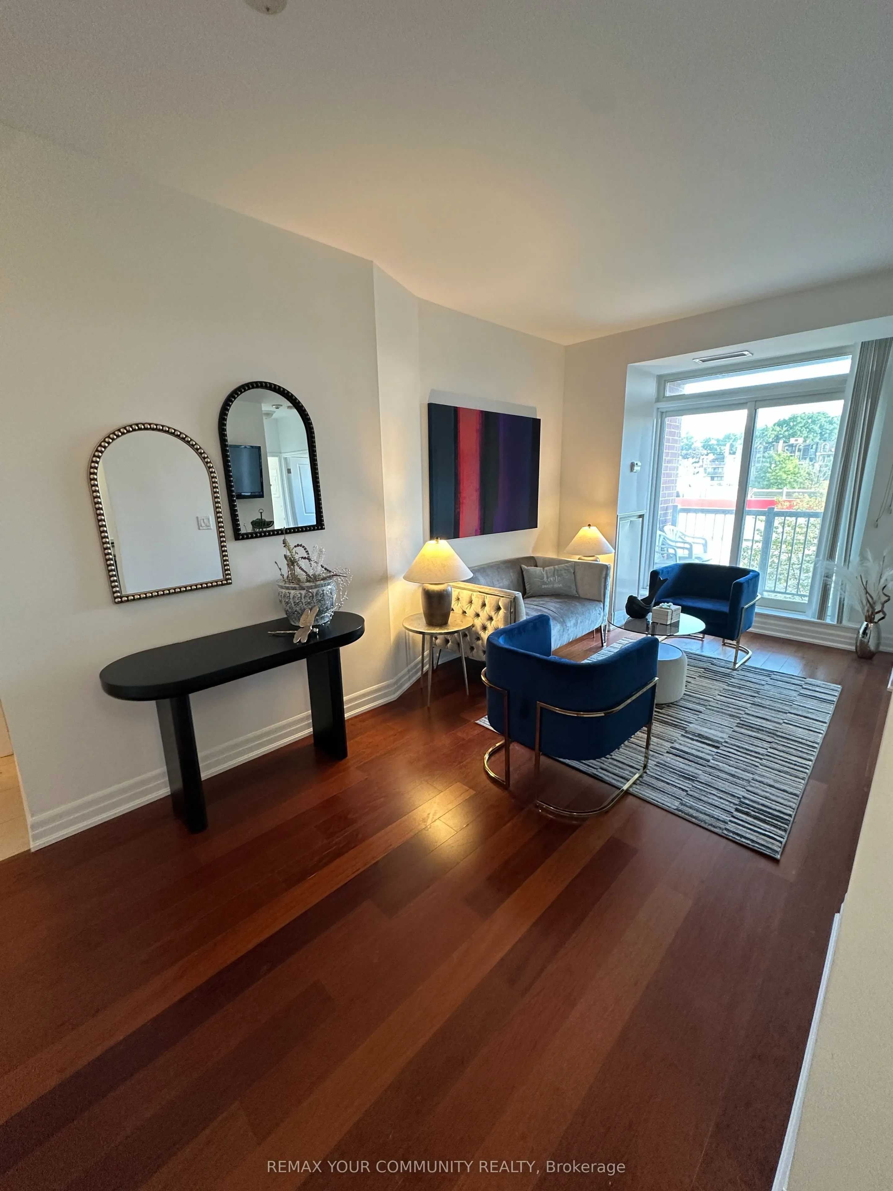 15450 Yonge Street #205