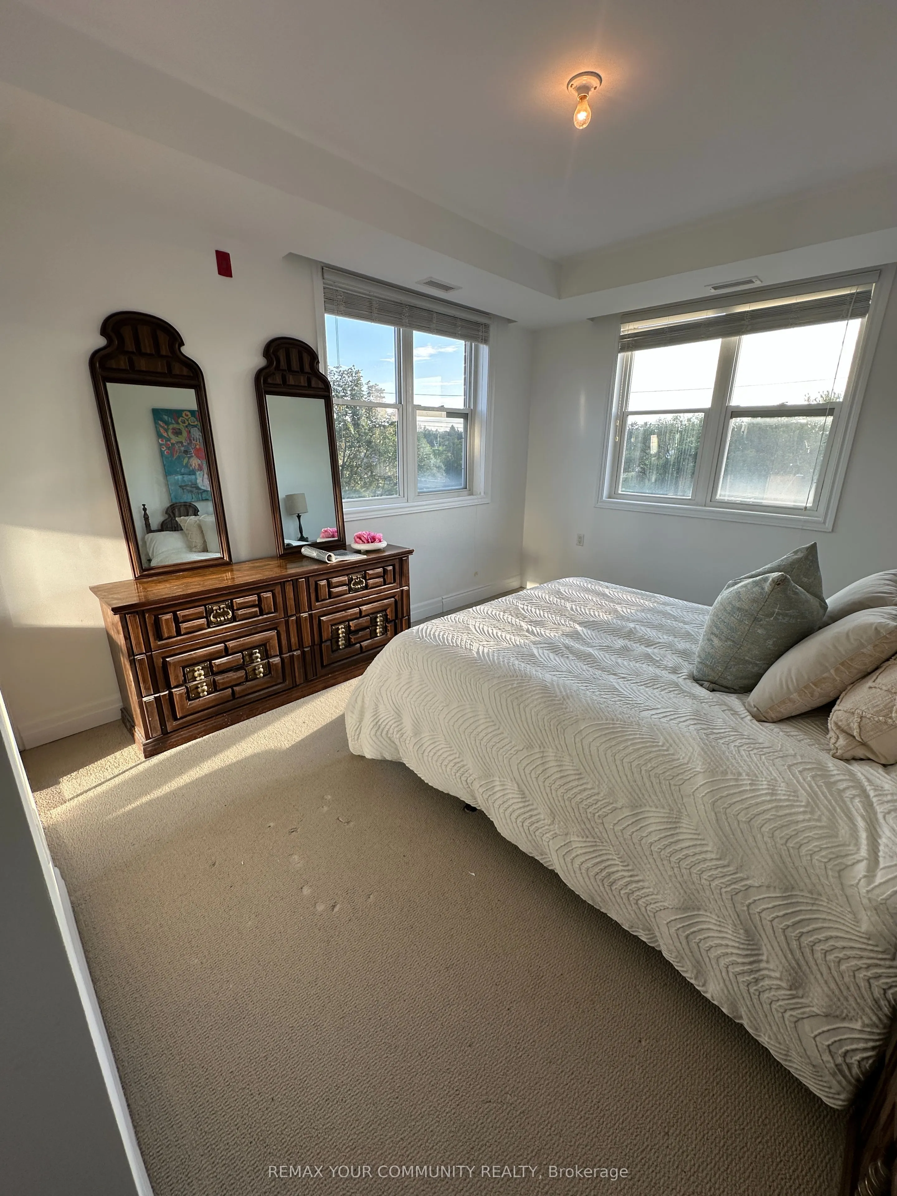 15450 Yonge Street #205