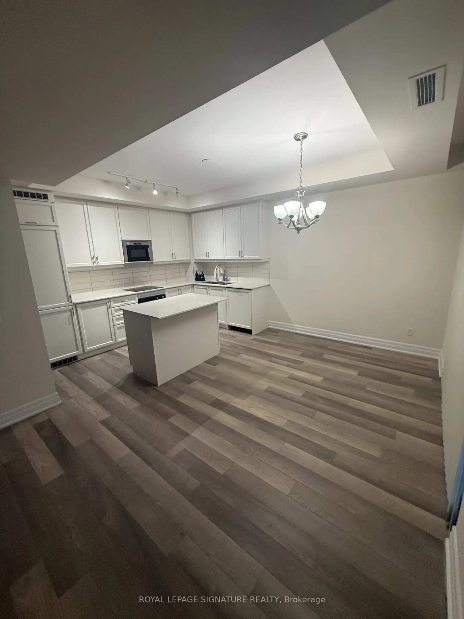 9085 Jane Street #610