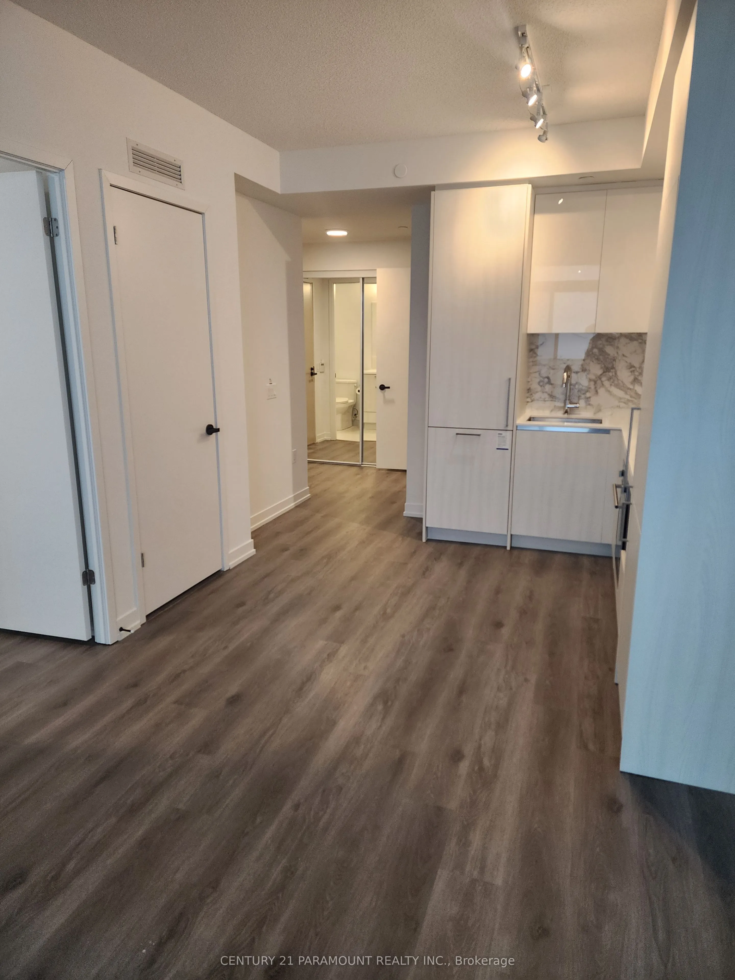 225 Commerce Street #4301