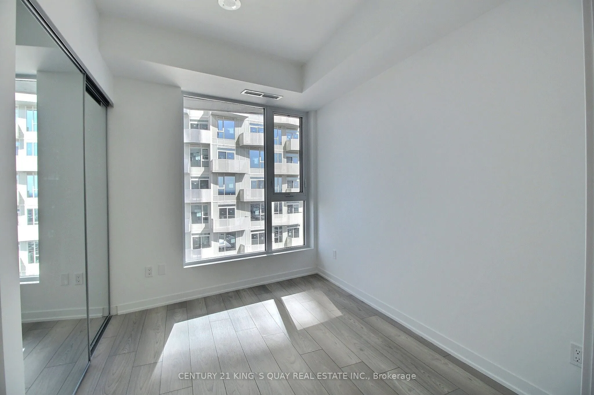 10 Abeja Street #1416