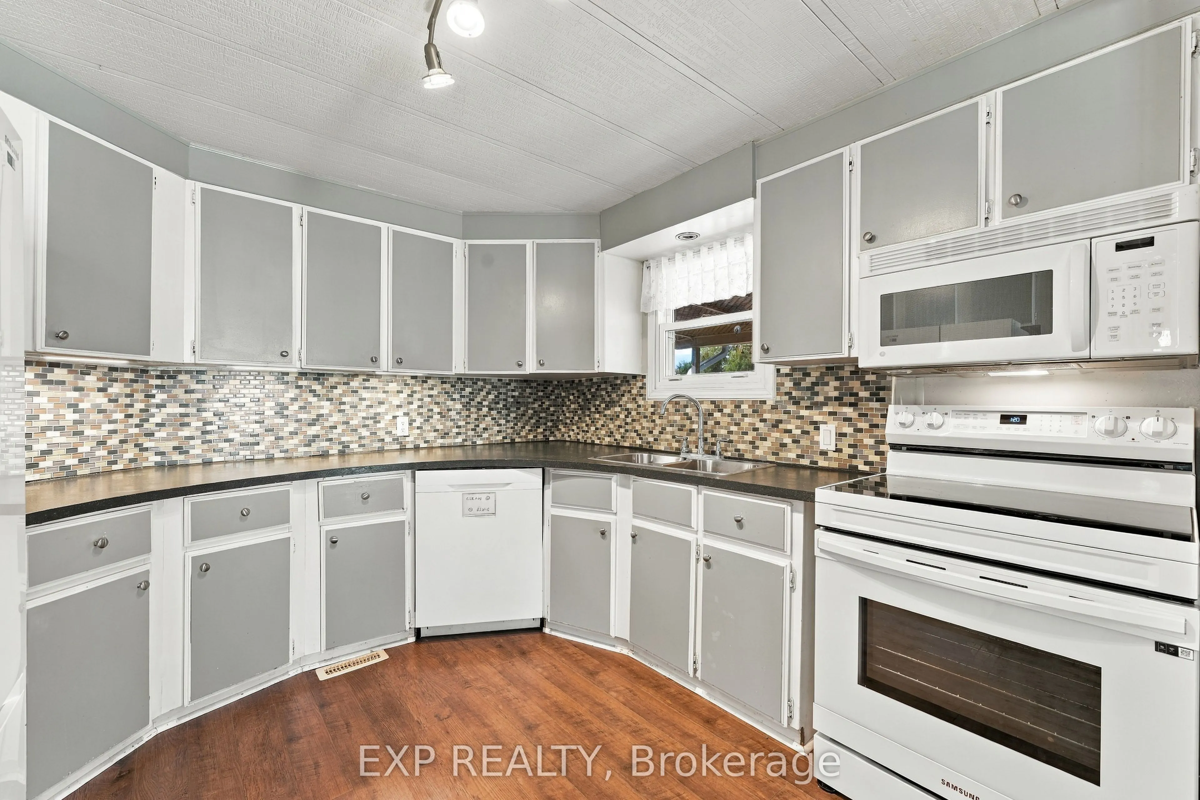 139 Roxanna Drive