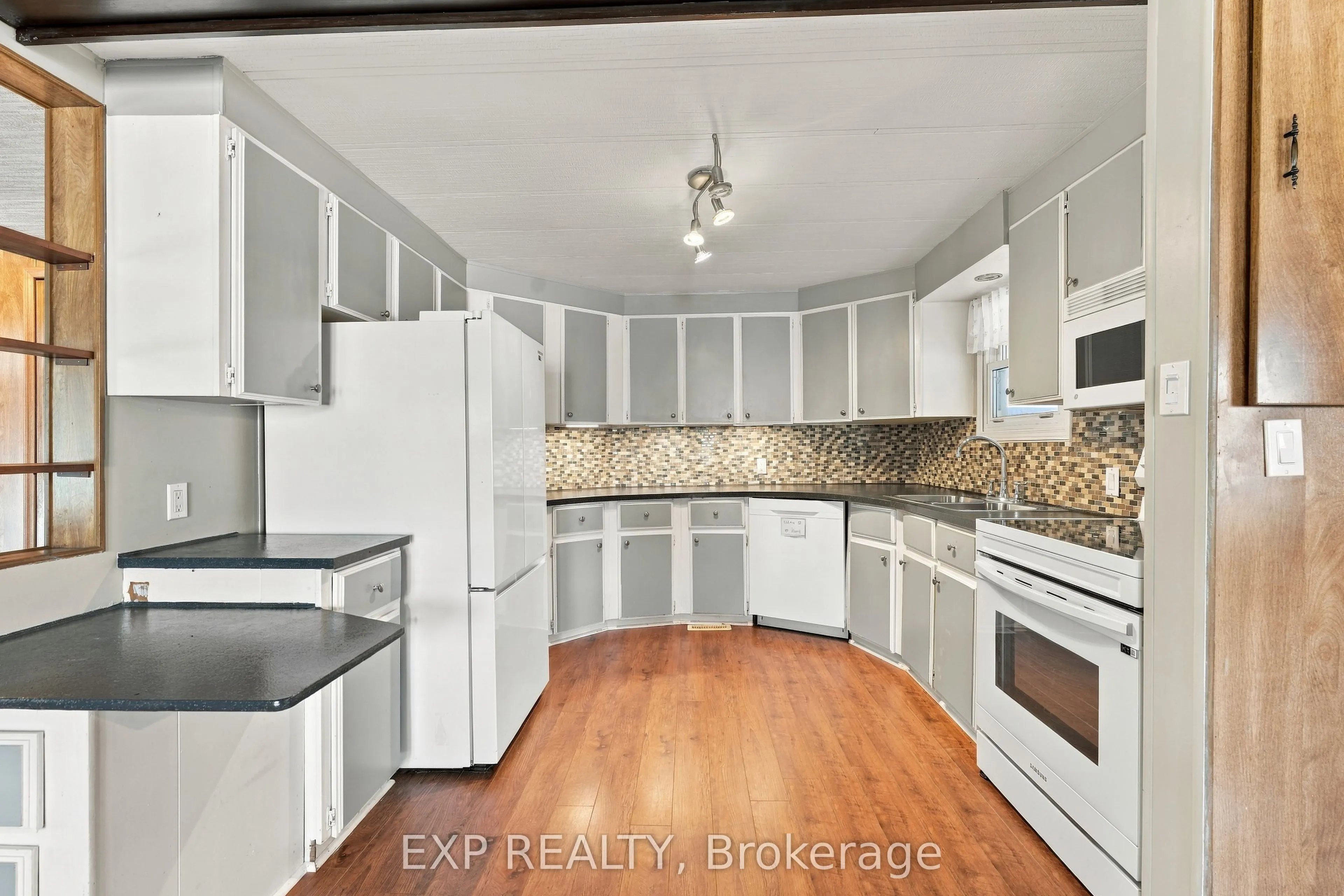 139 Roxanna Drive
