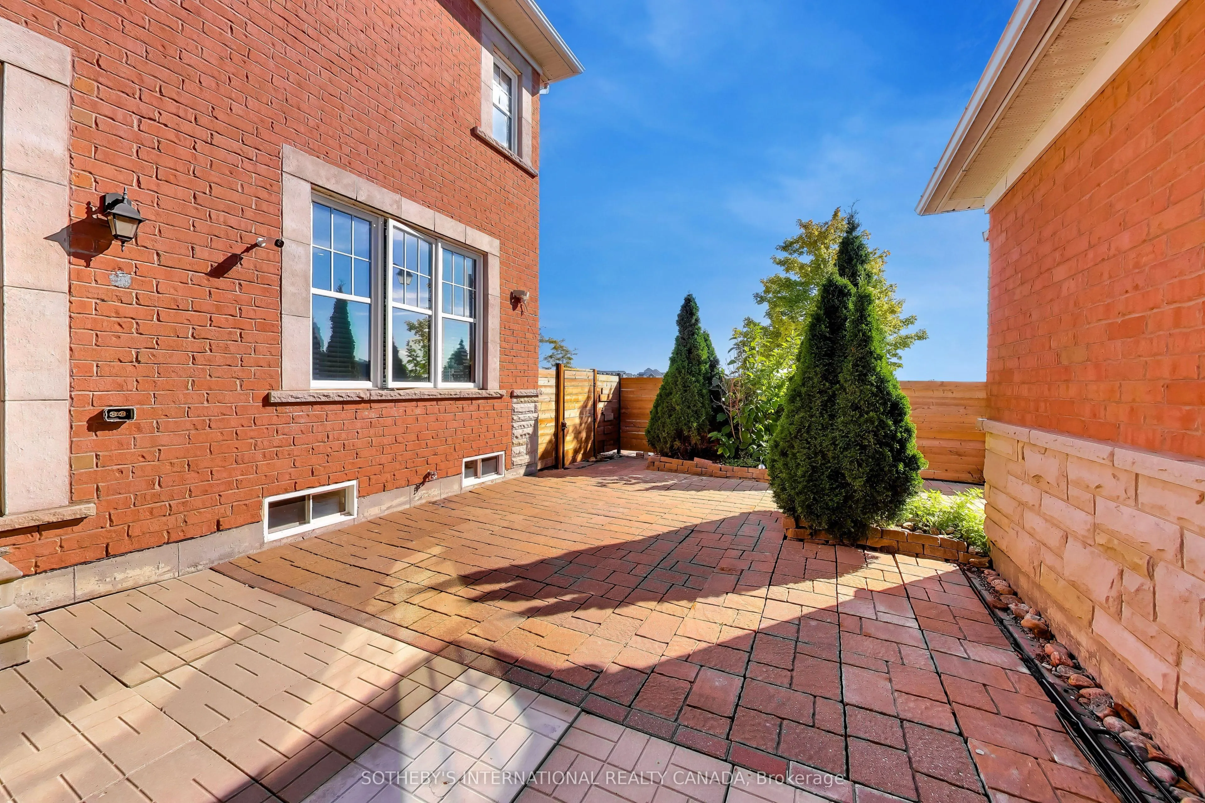 2 Frank Davis Street