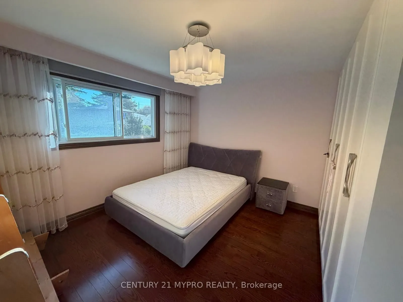 141 Henderson Avenue #2nd Bedroom