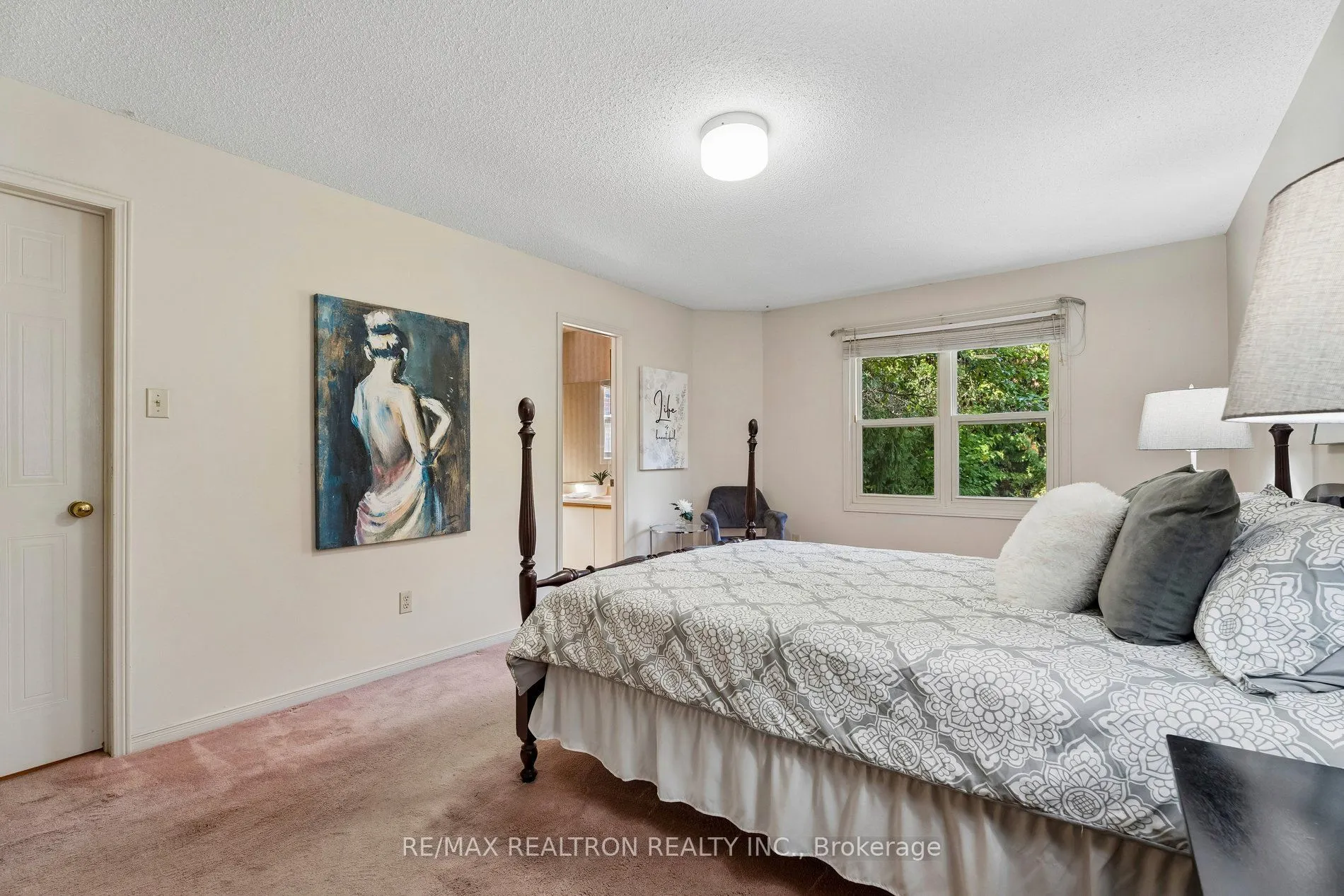 87 Peevers Crescent