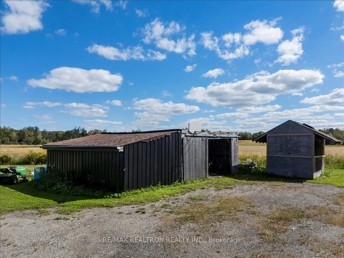 2755 4th Line