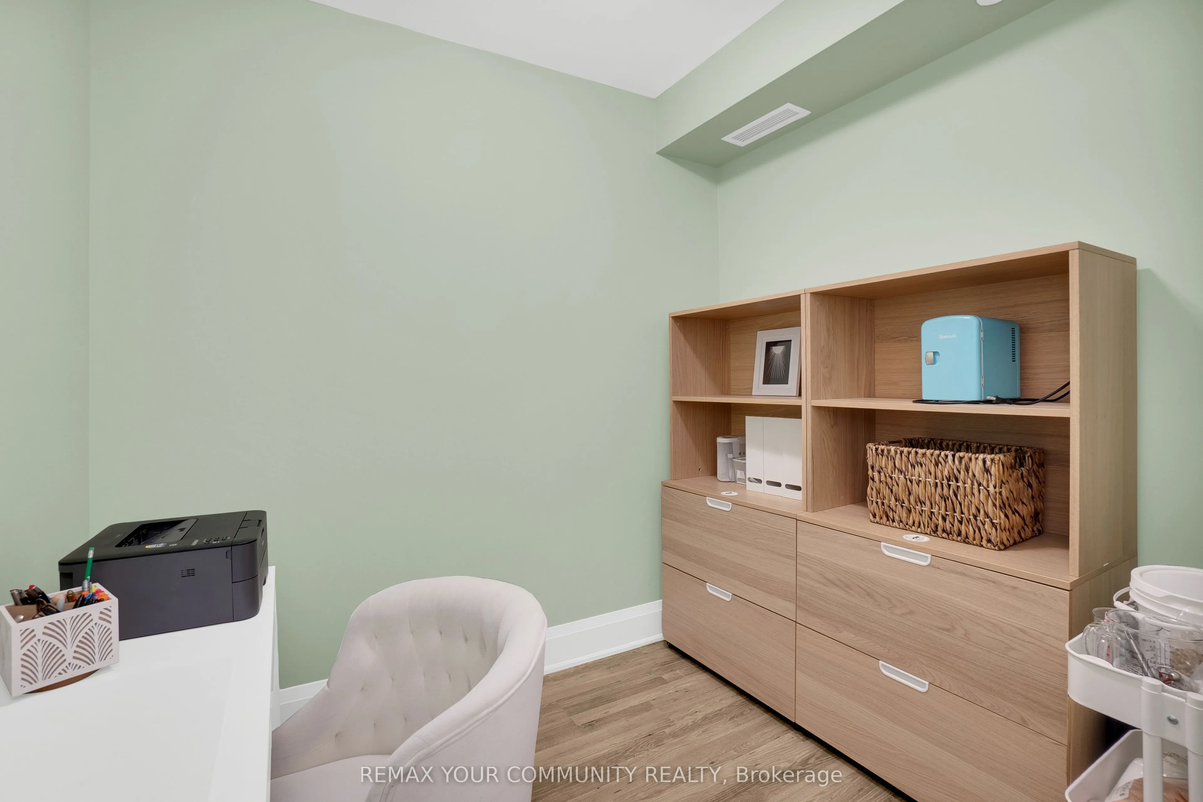 9085 Jane Street #523