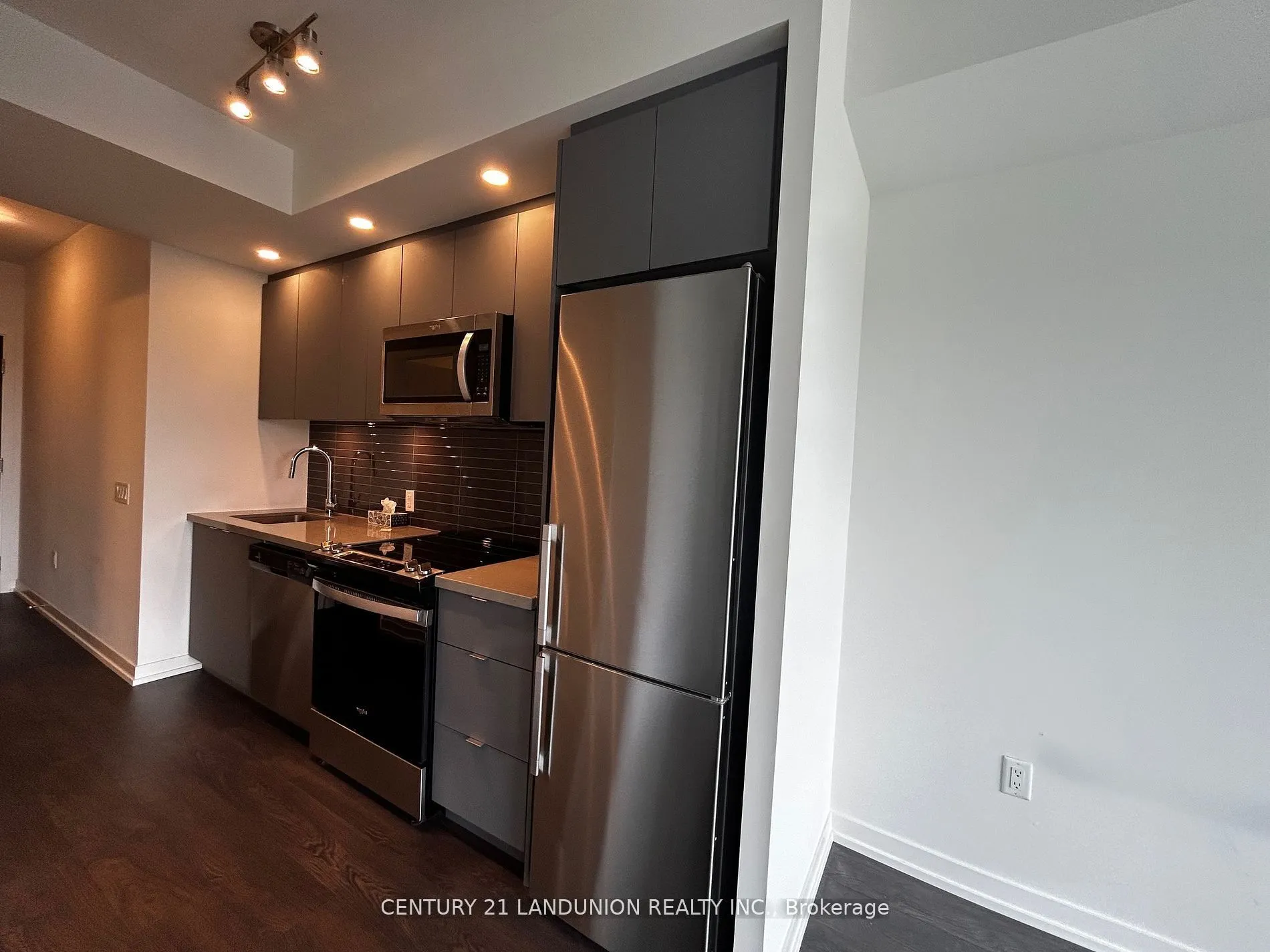 3 Rosewater Street #501W