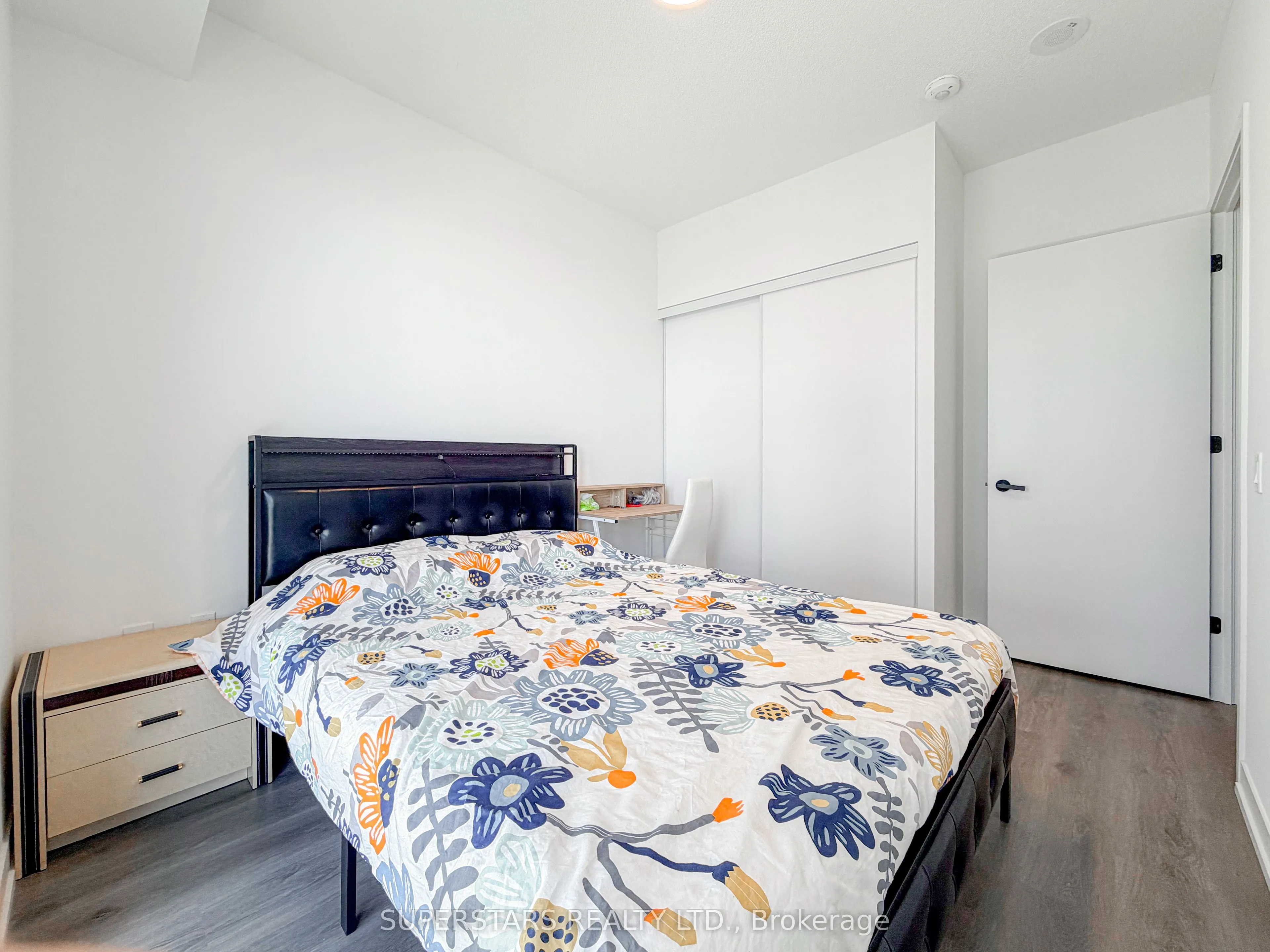 28 Interchange Way #2002