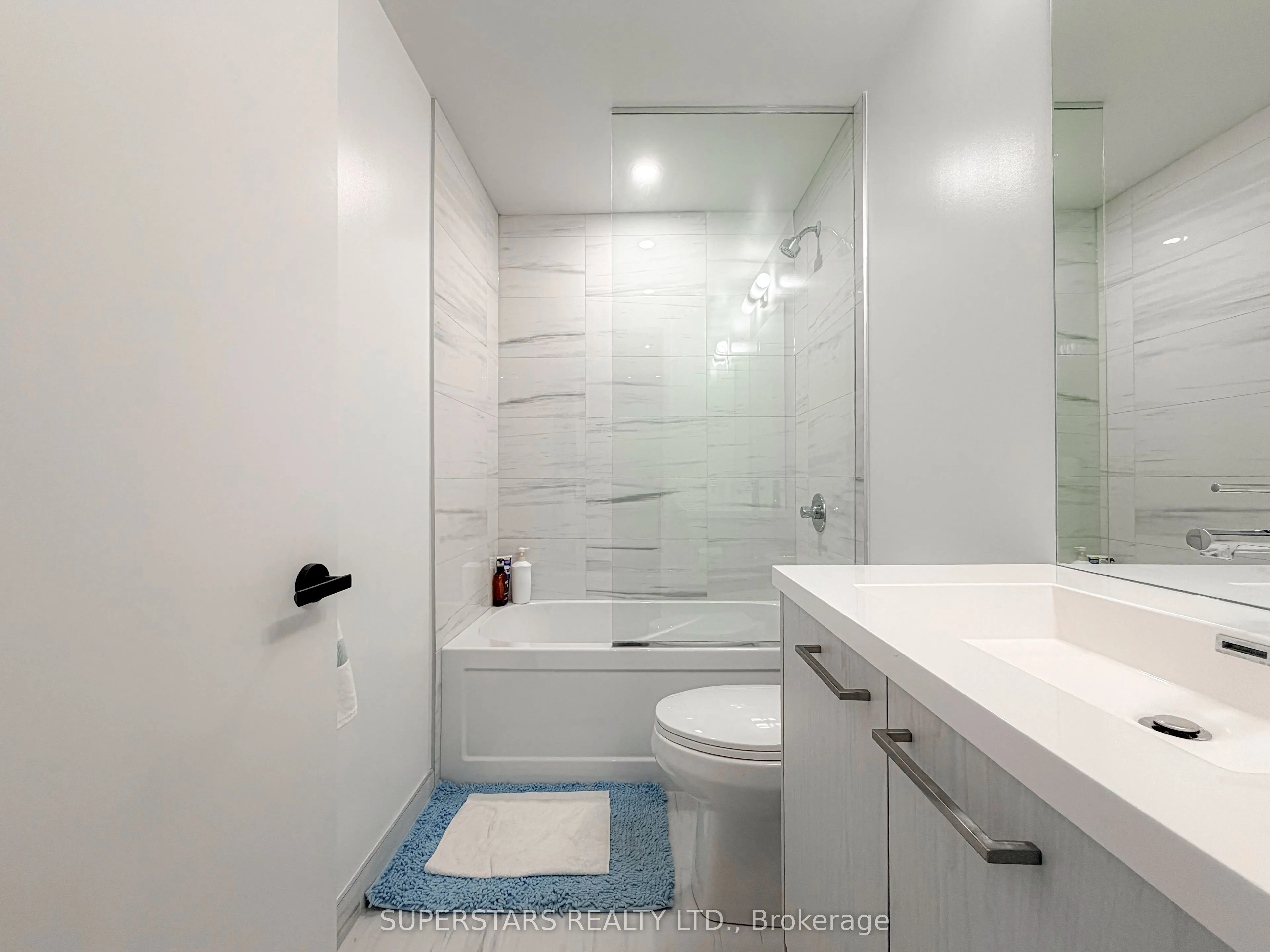 28 Interchange Way #2002