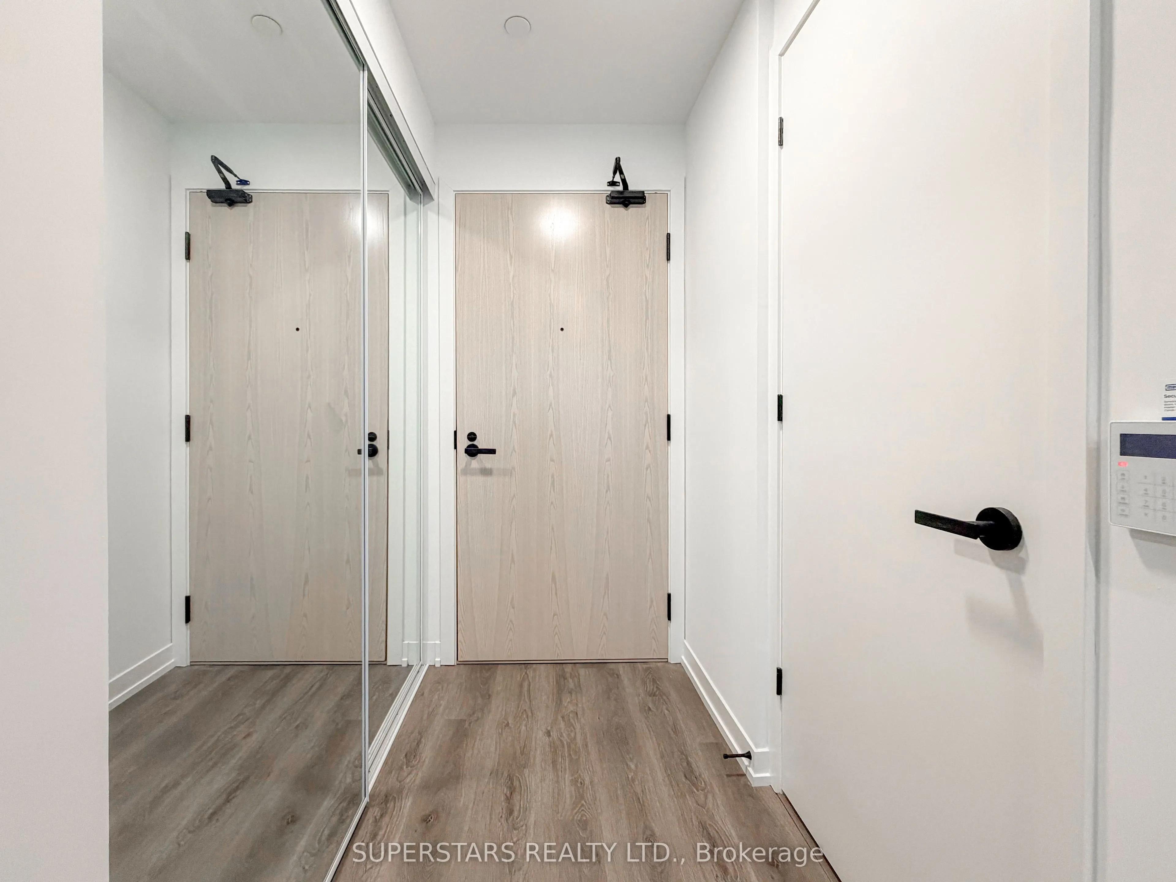 28 Interchange Way #2002