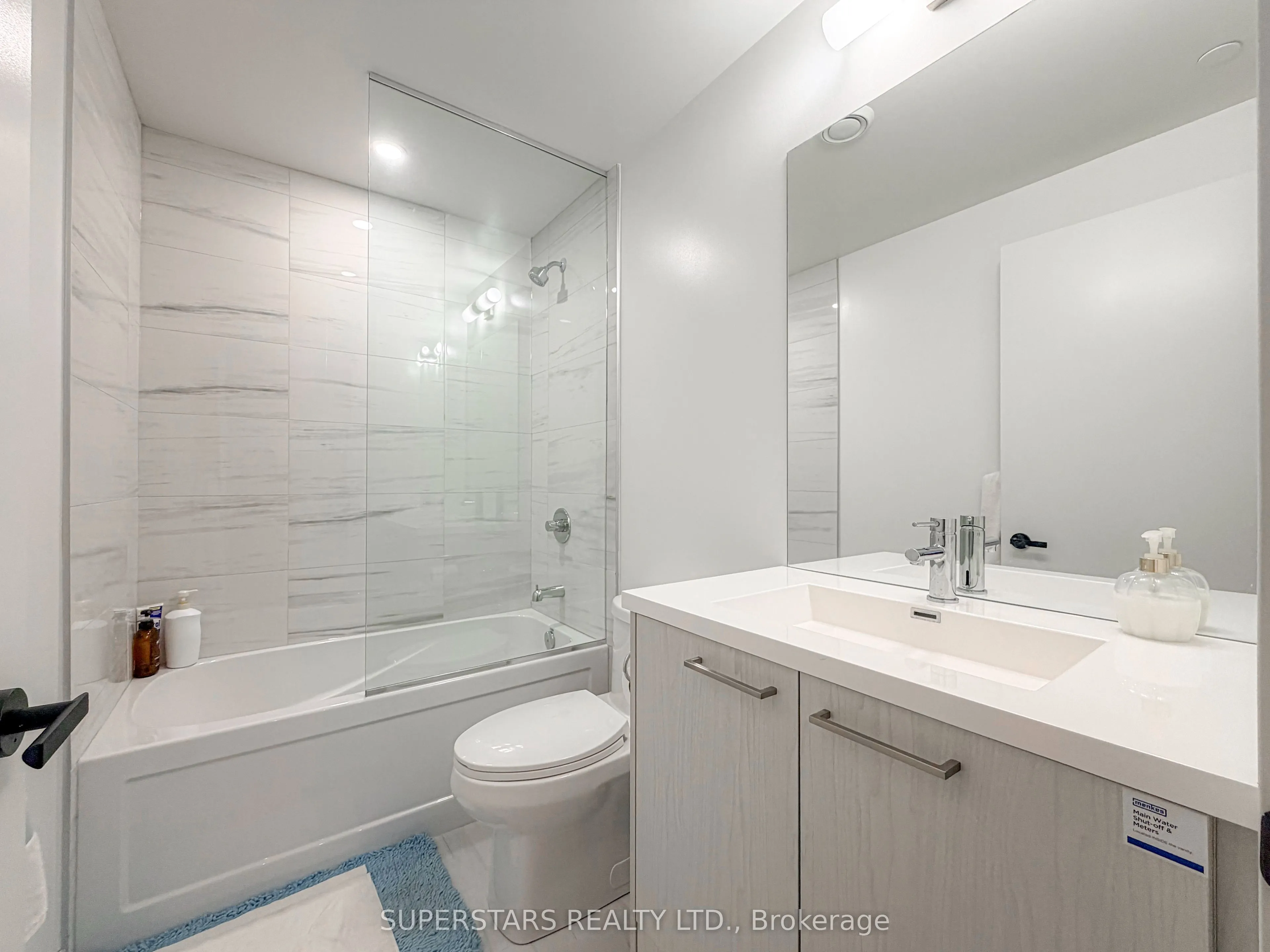 28 Interchange Way #2002