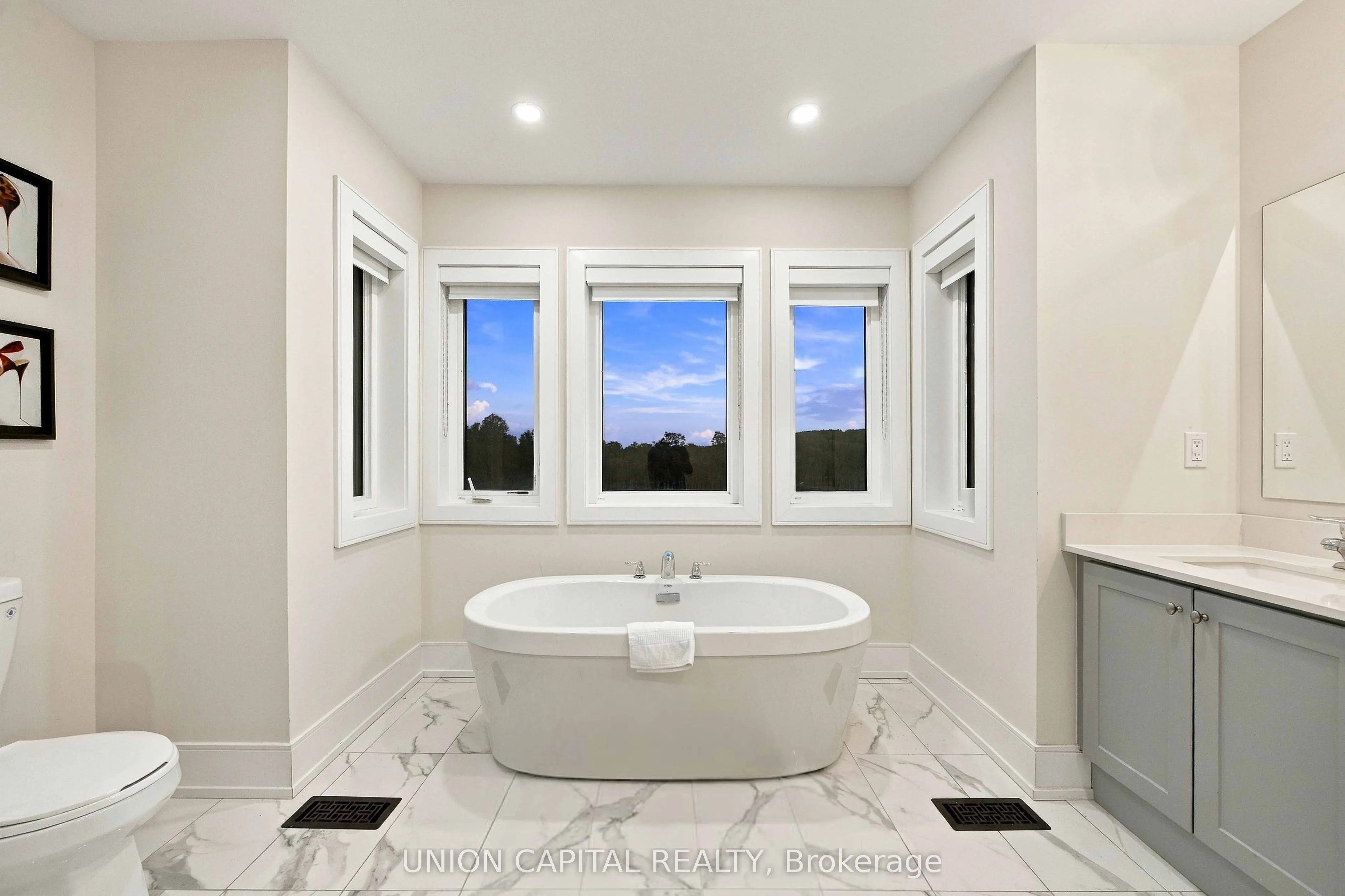 297 Seaview Heights