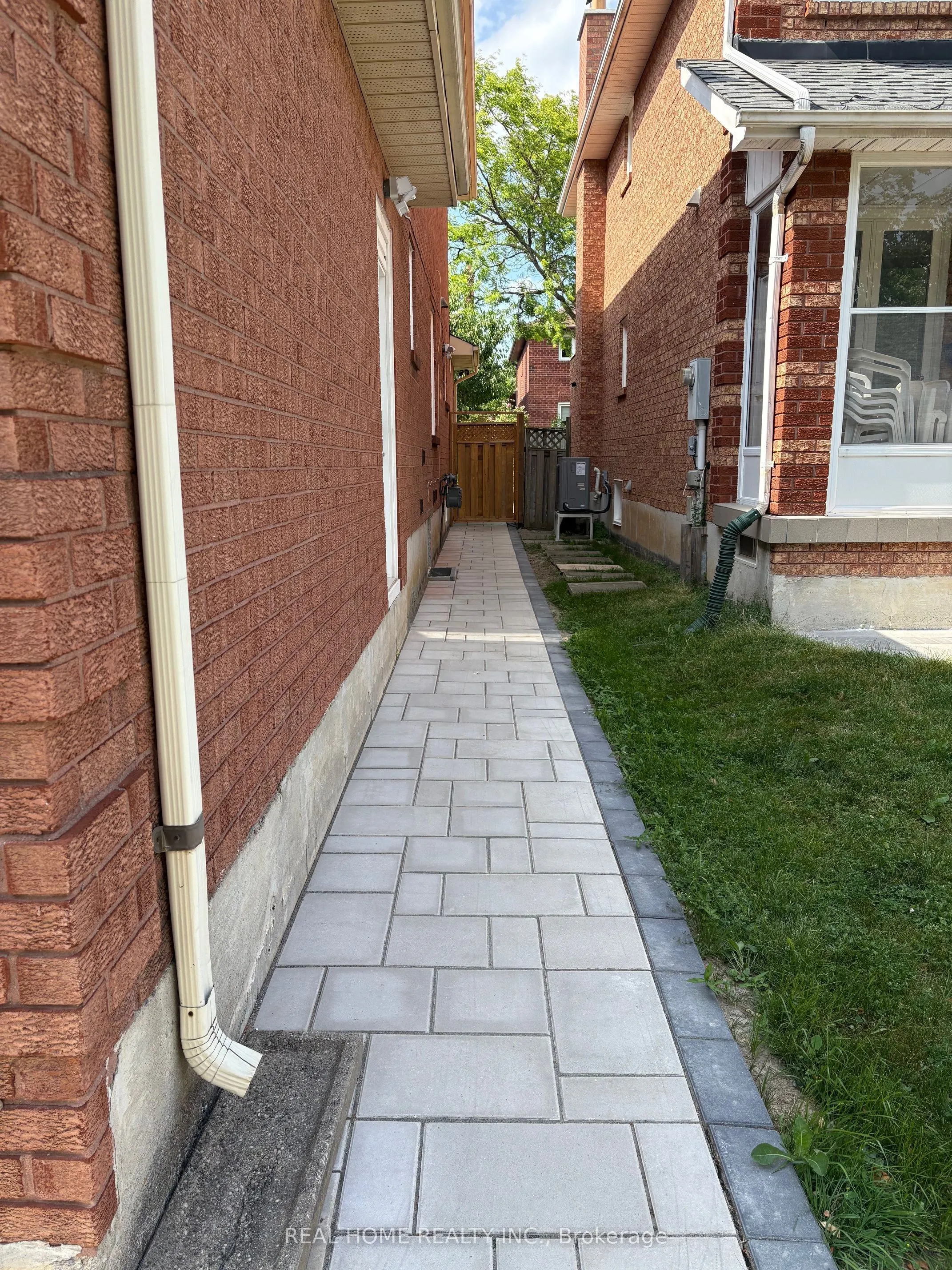 34 Lagani Avenue #Lower Level