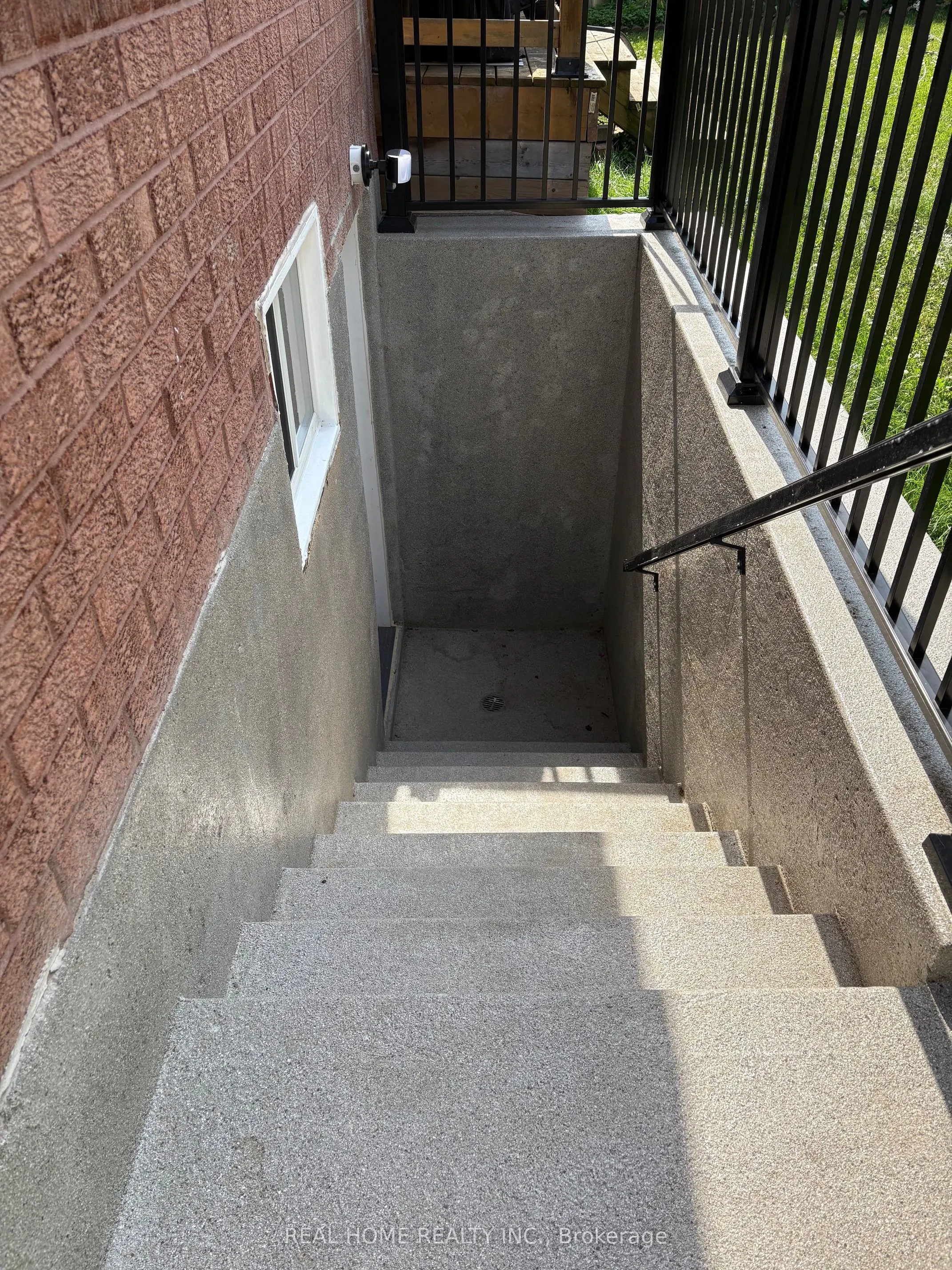 34 Lagani Avenue #Lower Level