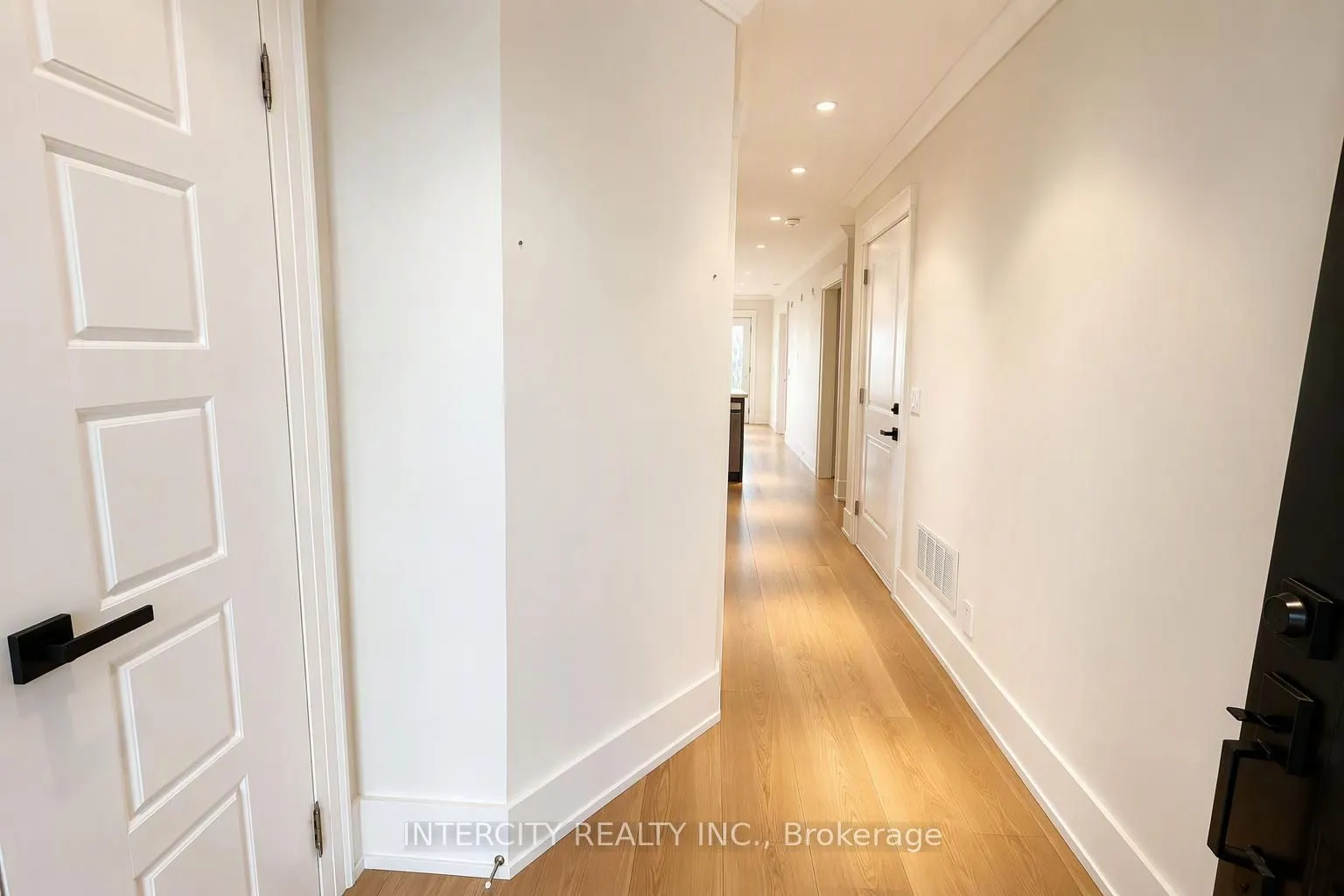263 Barrie Street #15