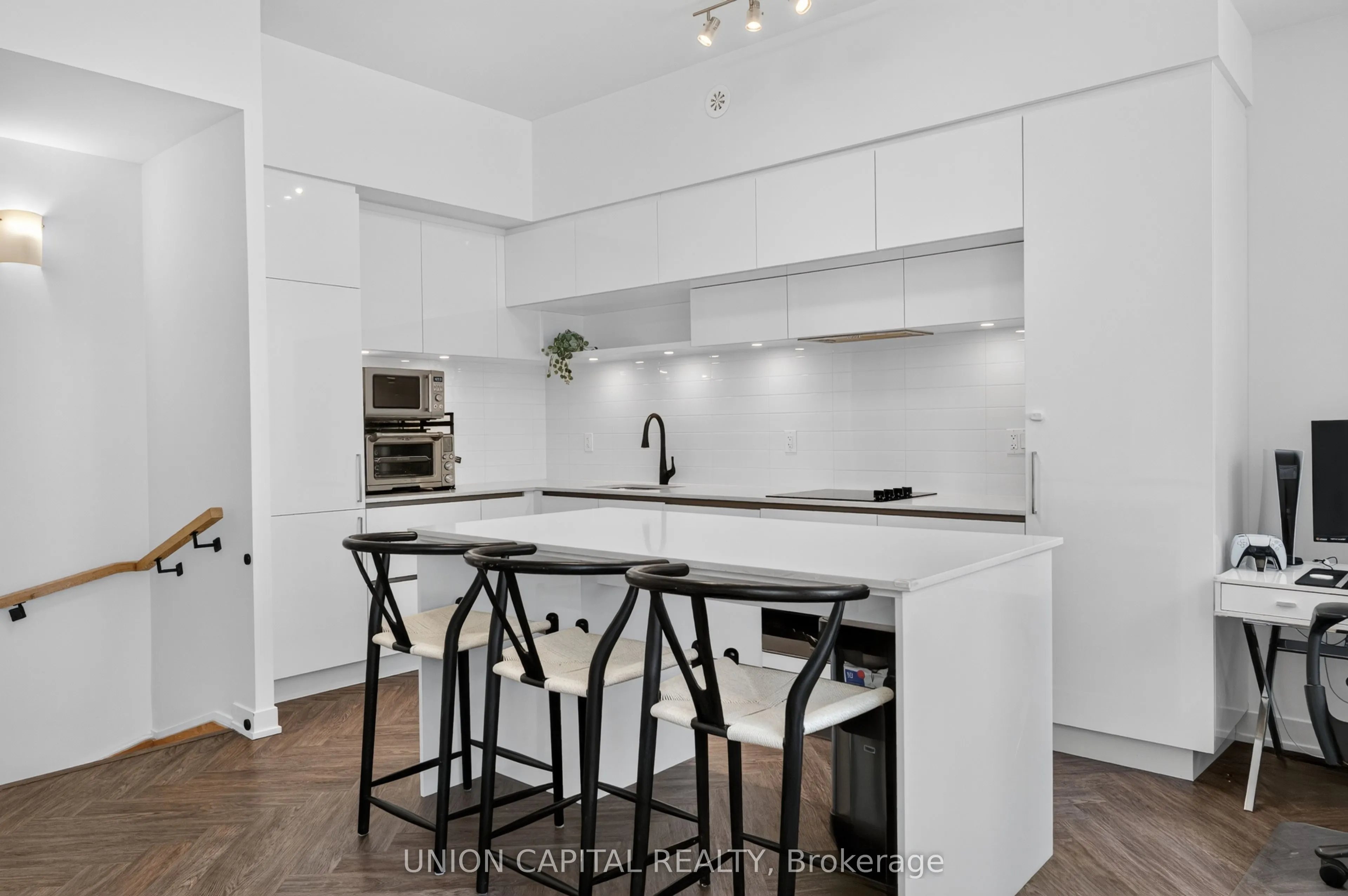 8 David Eyer Road #1227