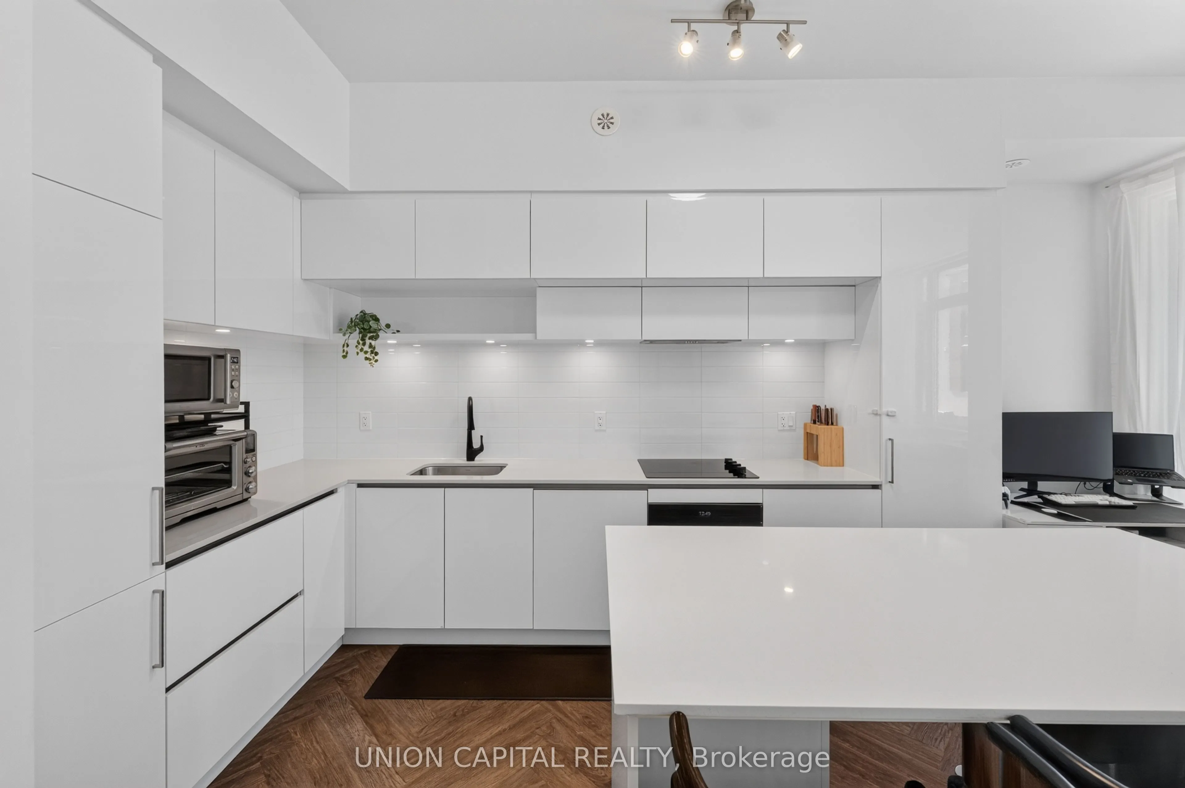 8 David Eyer Road #1227