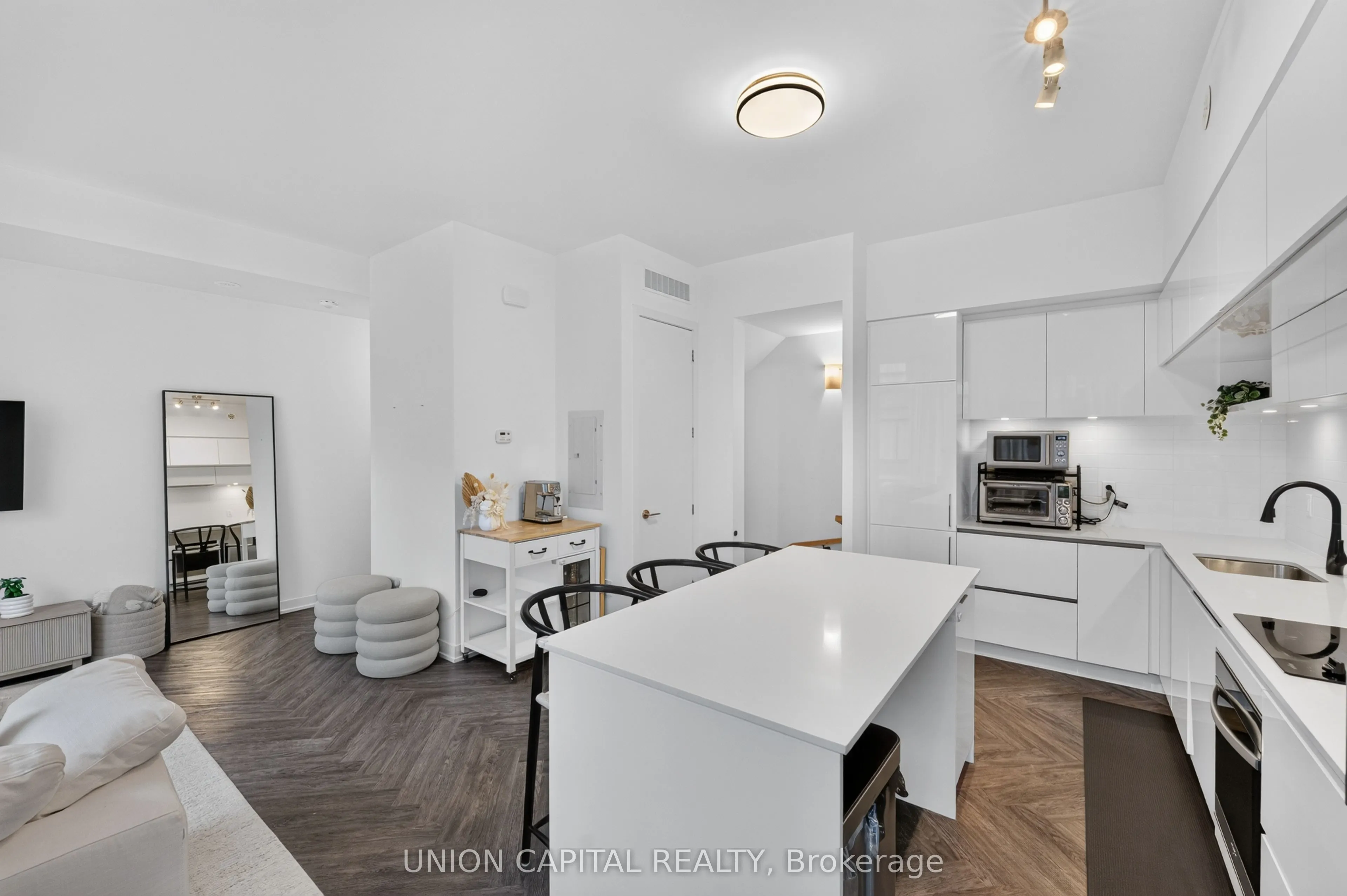 8 David Eyer Road #1227