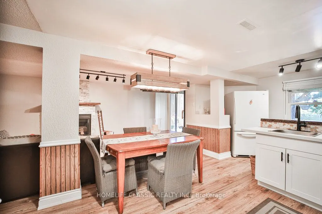 427 Crossland Gate