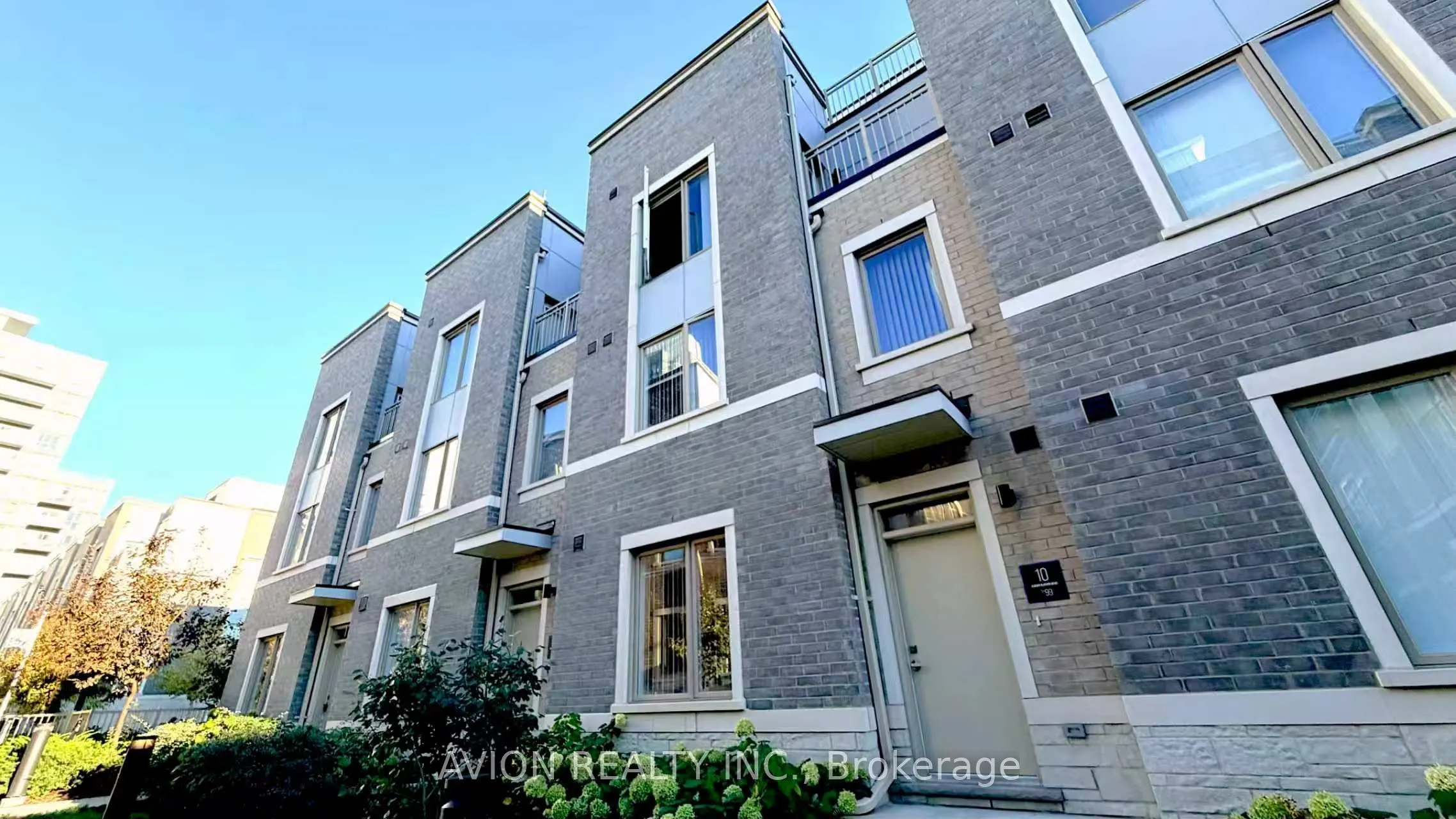 10 Almond Blossom Mews #99