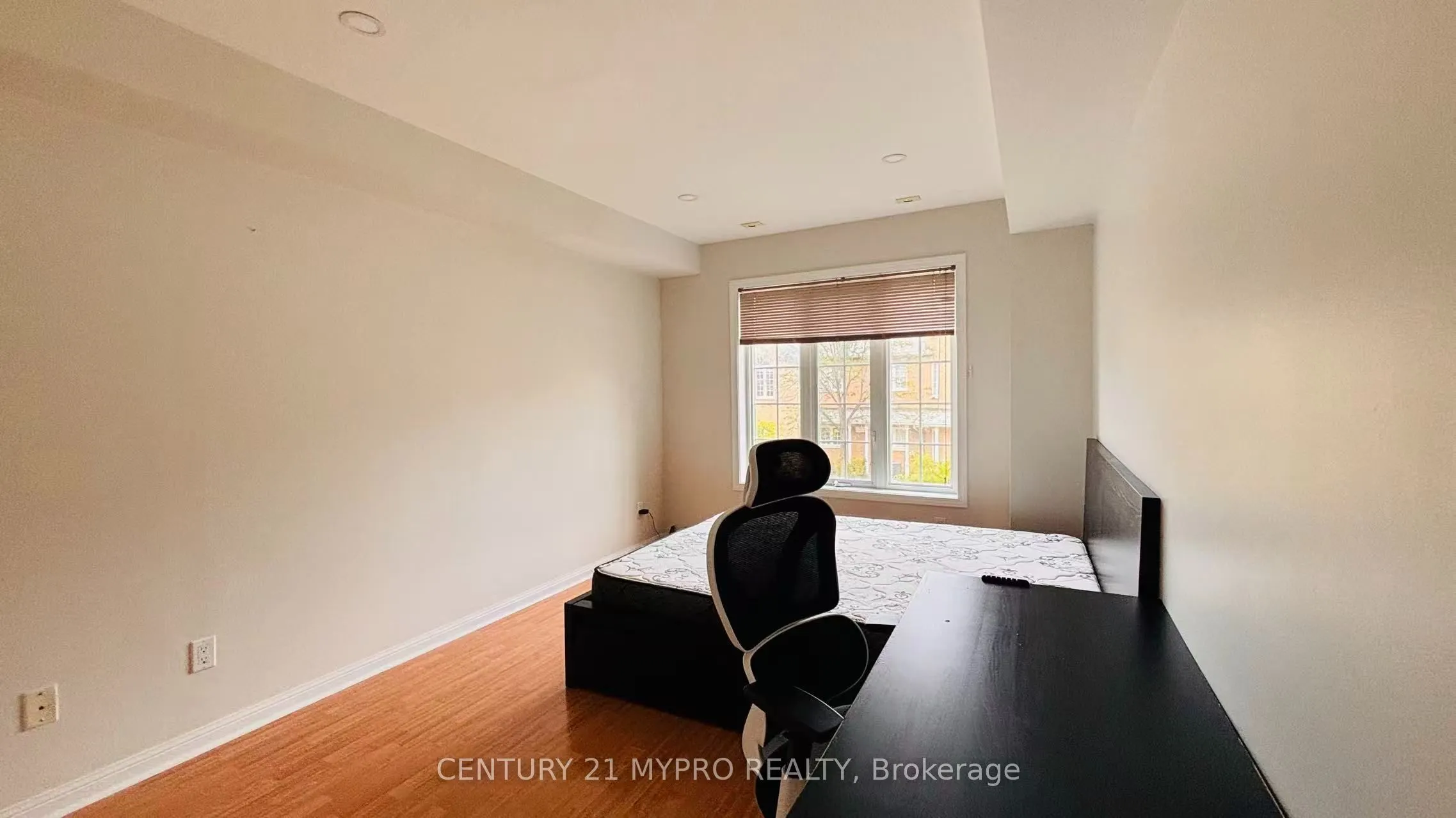 15 St Moritz Way #10