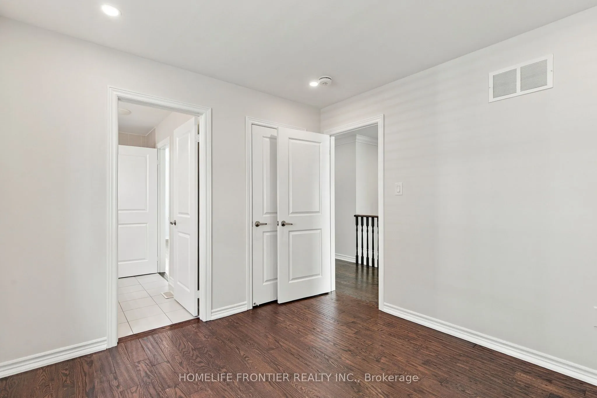 1526 Farrow Crescent