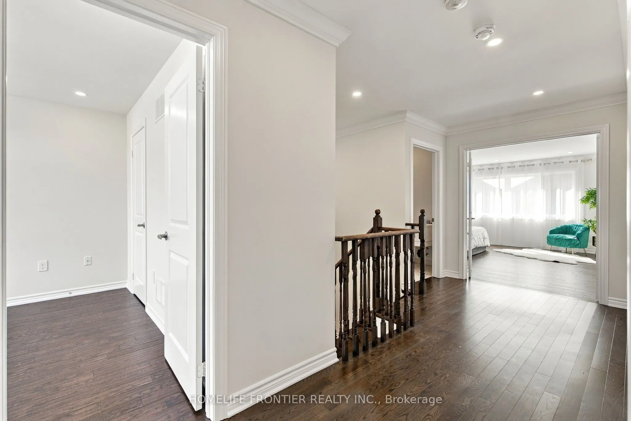 1526 Farrow Crescent
