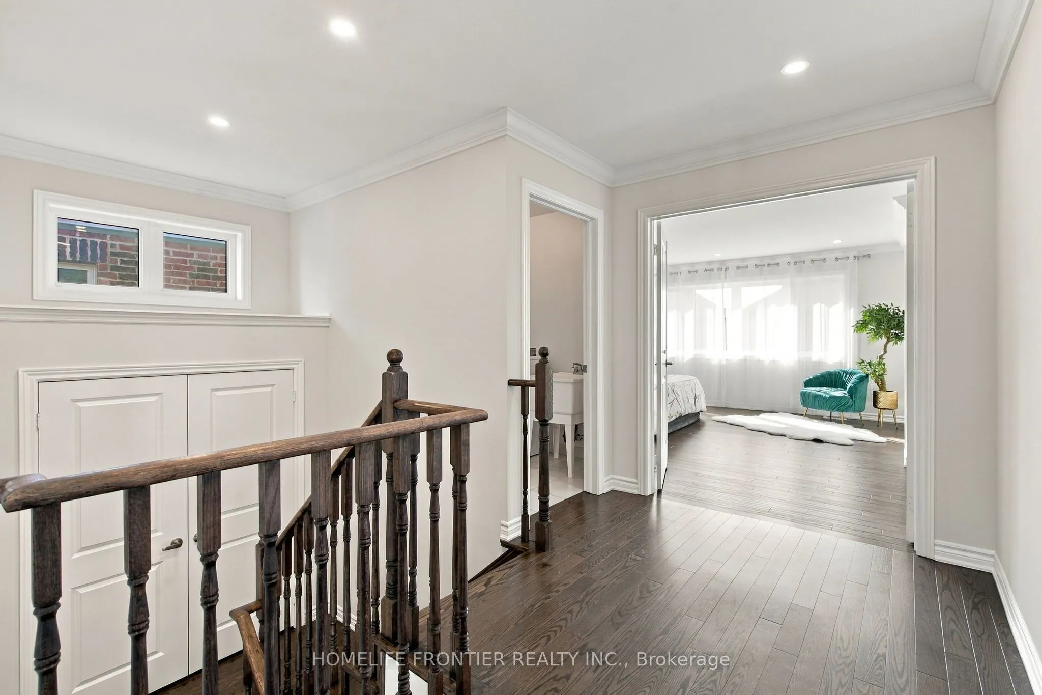 1526 Farrow Crescent