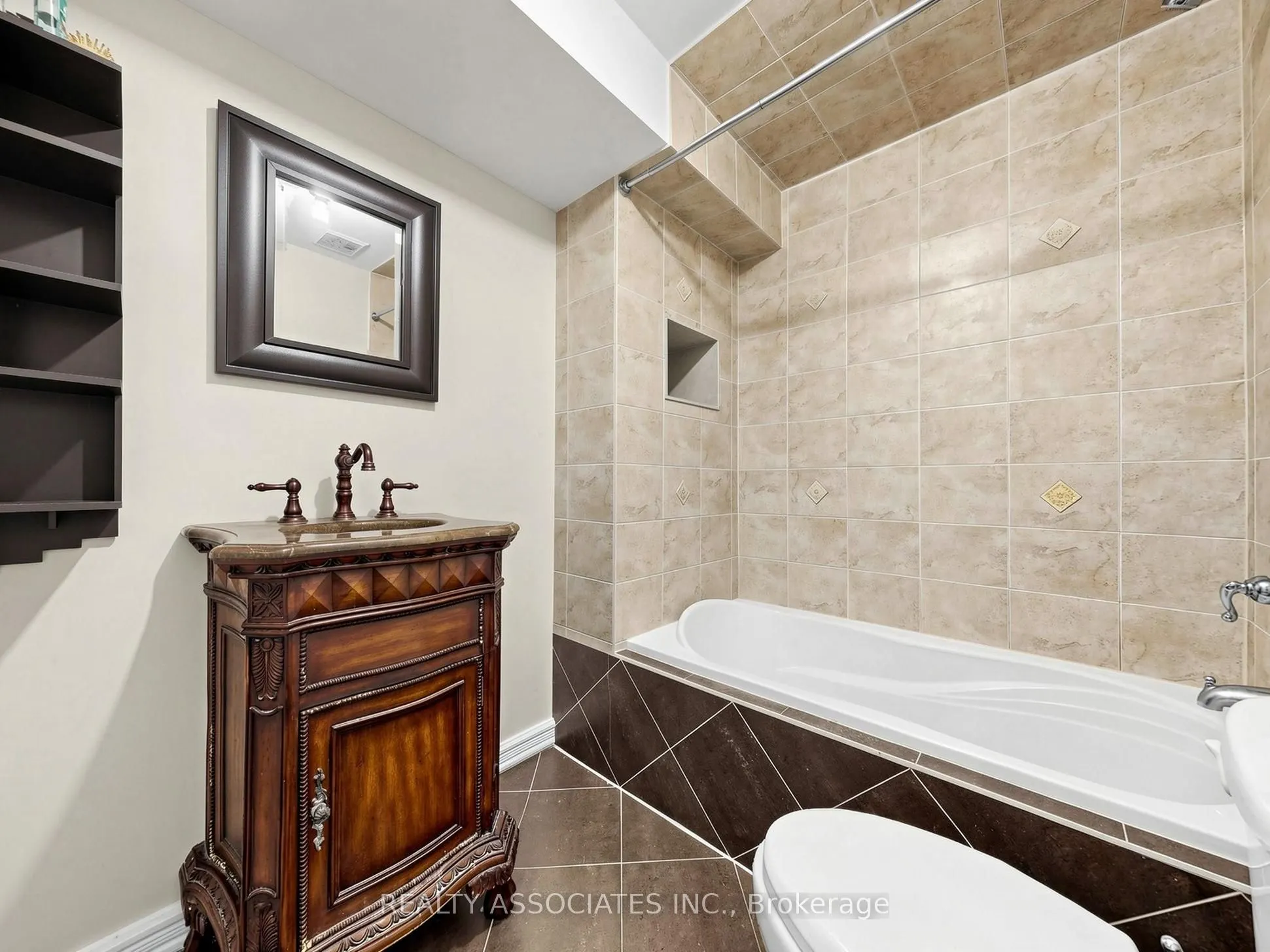 96 Zinnia Place S