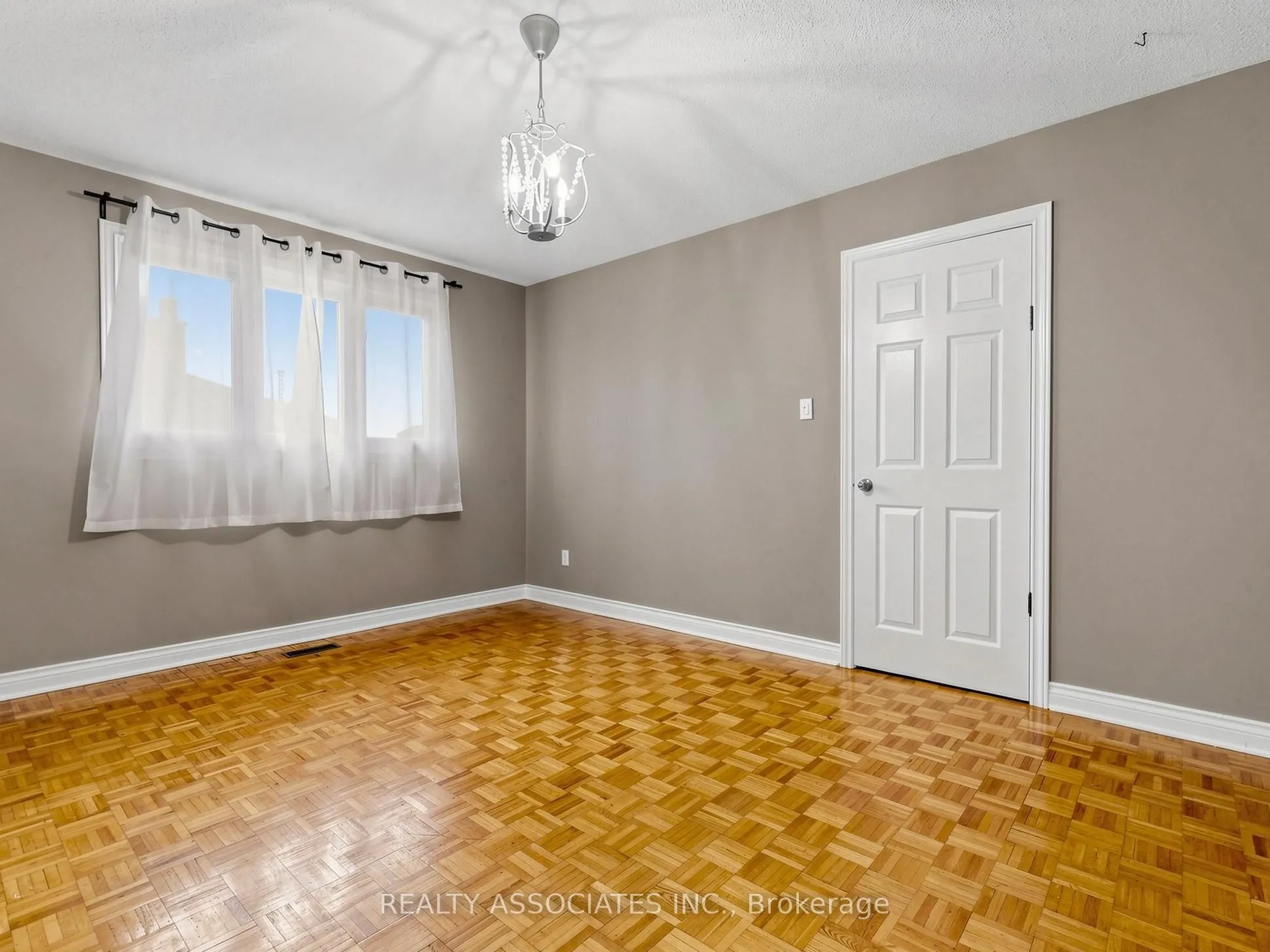 96 Zinnia Place S