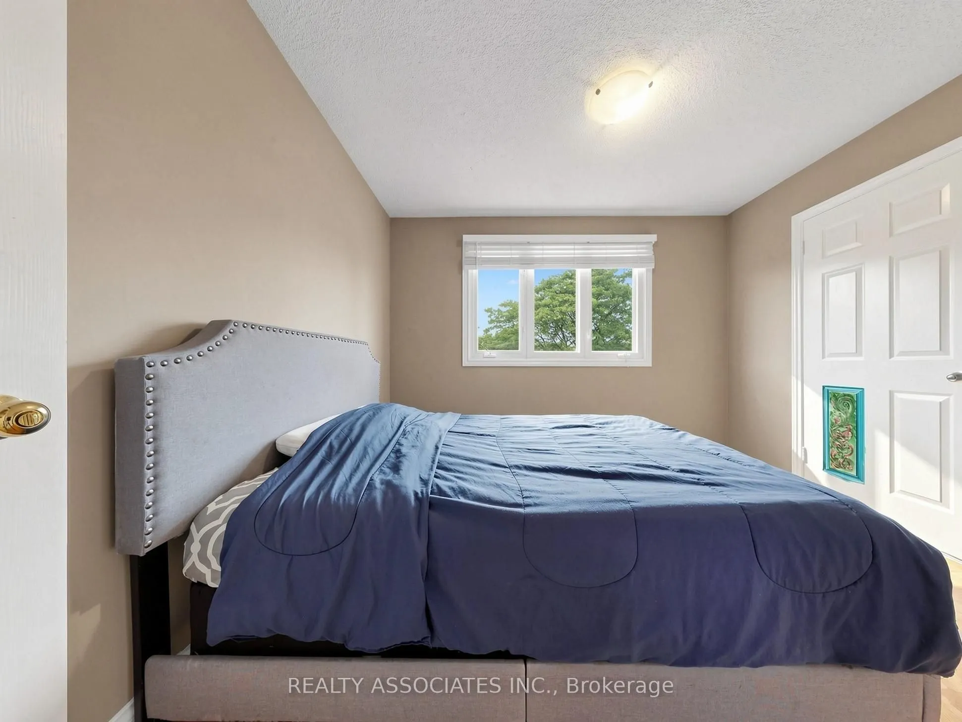 96 Zinnia Place S