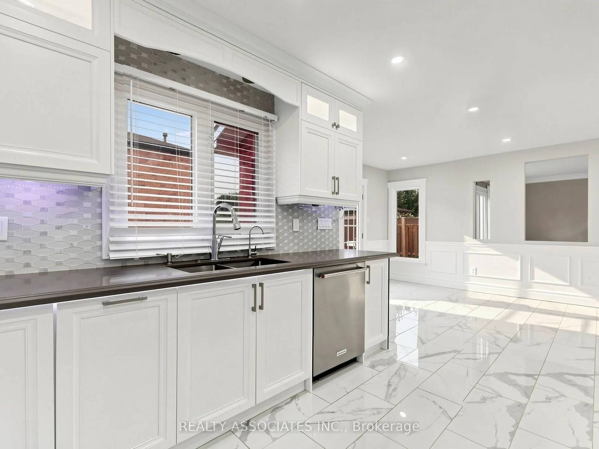 96 Zinnia Place S