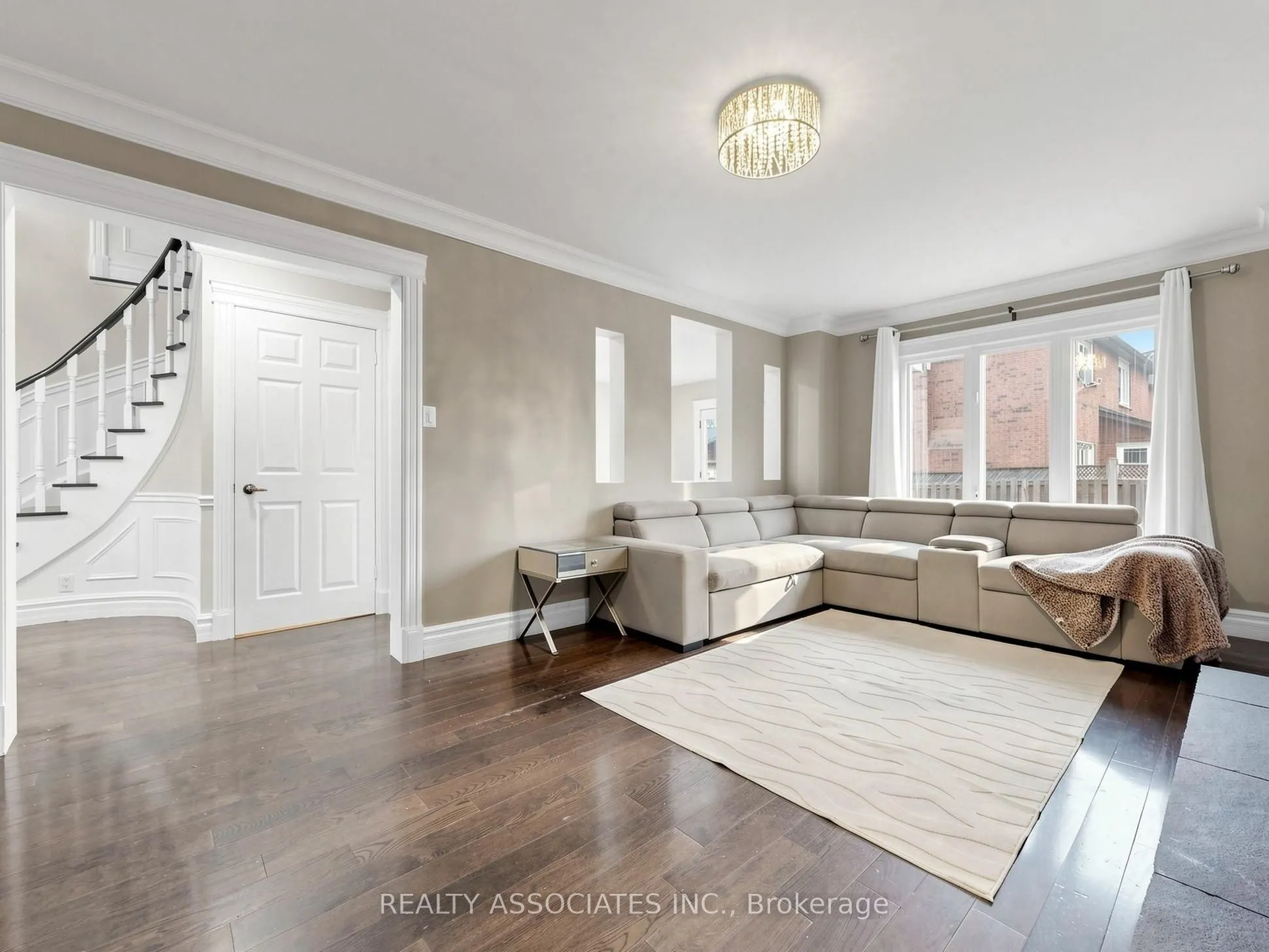 96 Zinnia Place S