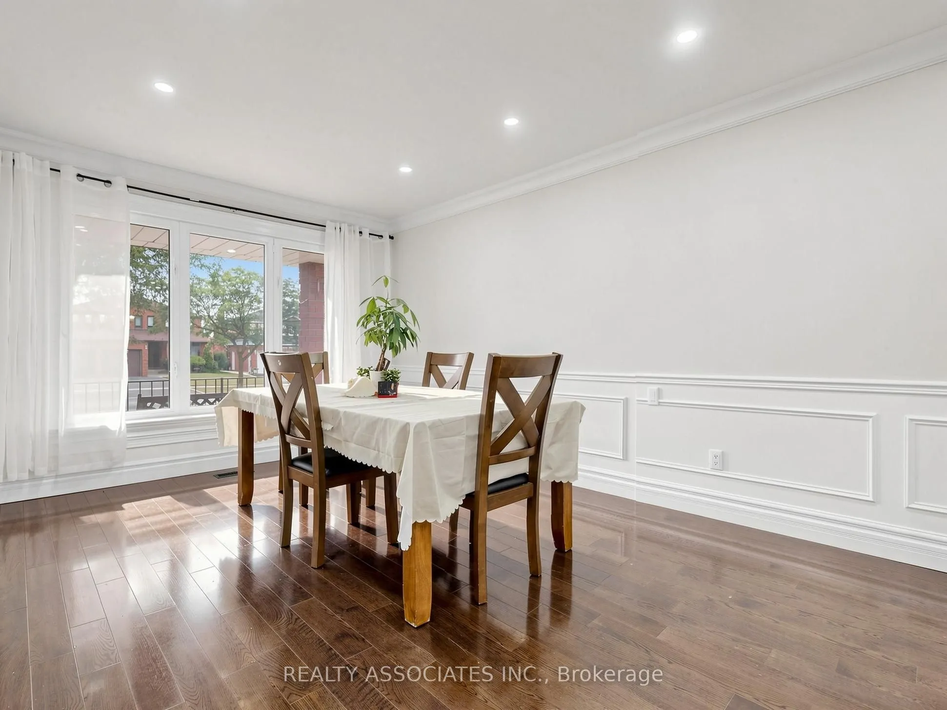 96 Zinnia Place S