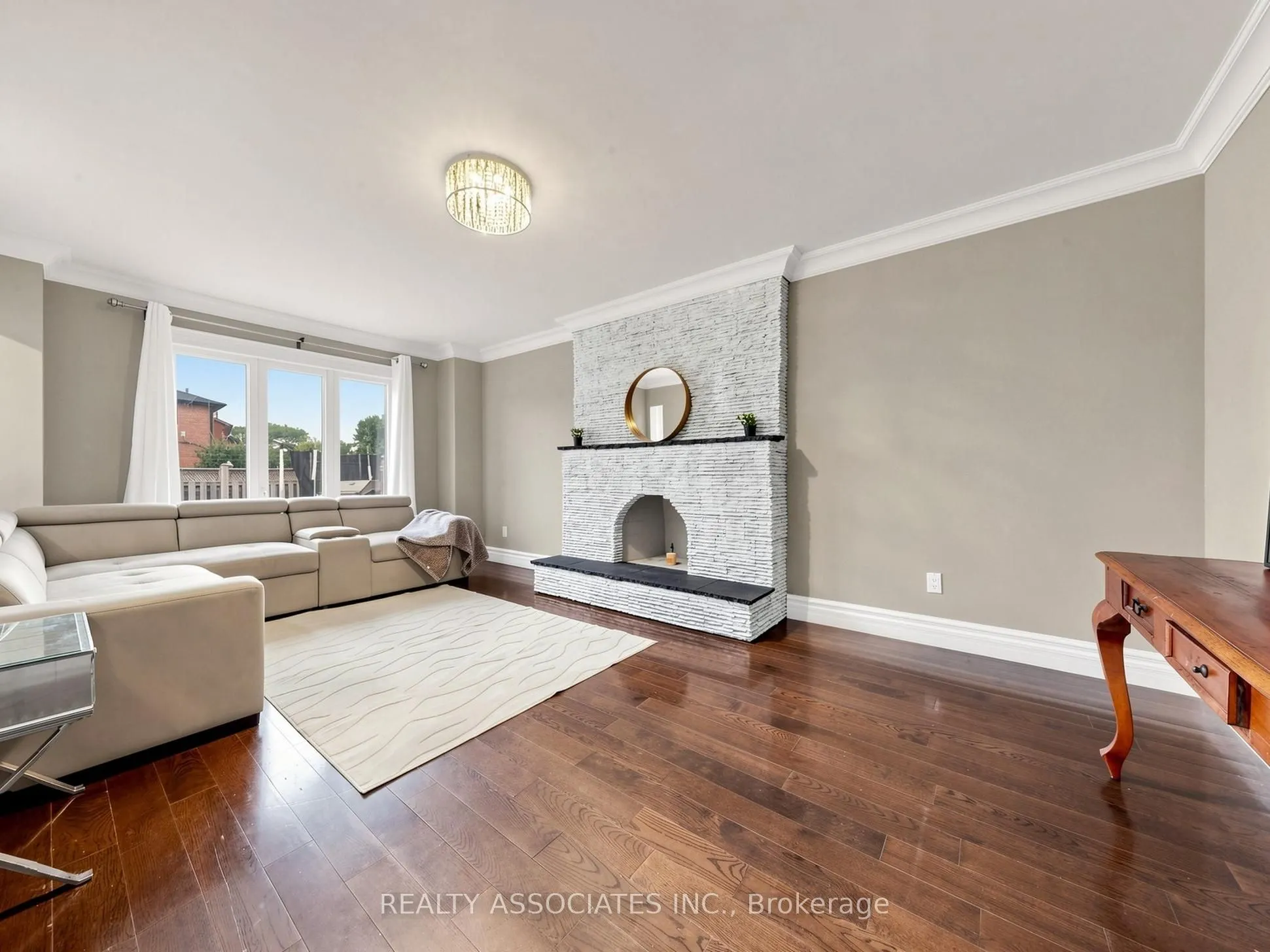 96 Zinnia Place S