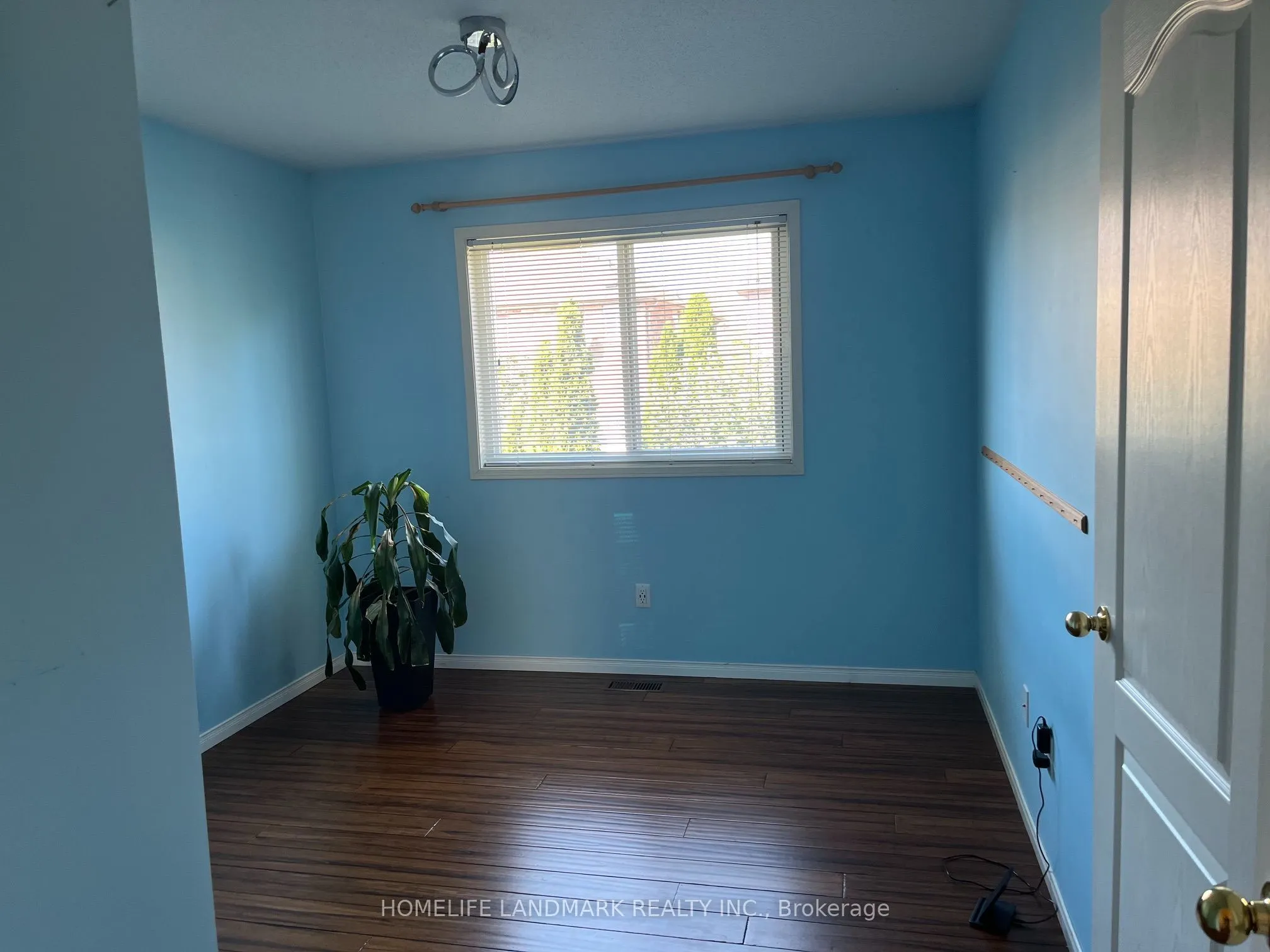 24 Gwilliam Lane