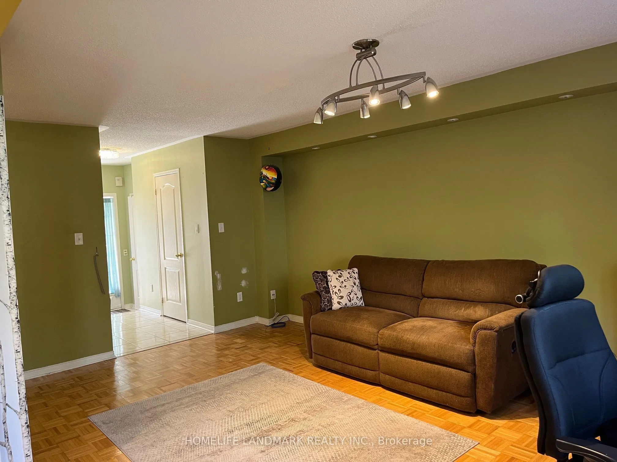 24 Gwilliam Lane