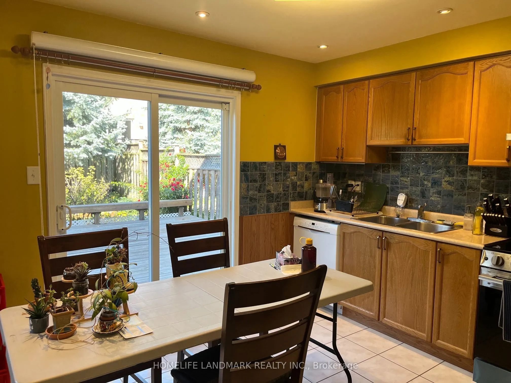 24 Gwilliam Lane