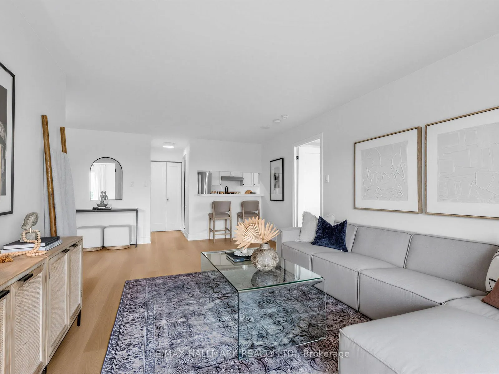 399 South Park Road #1102