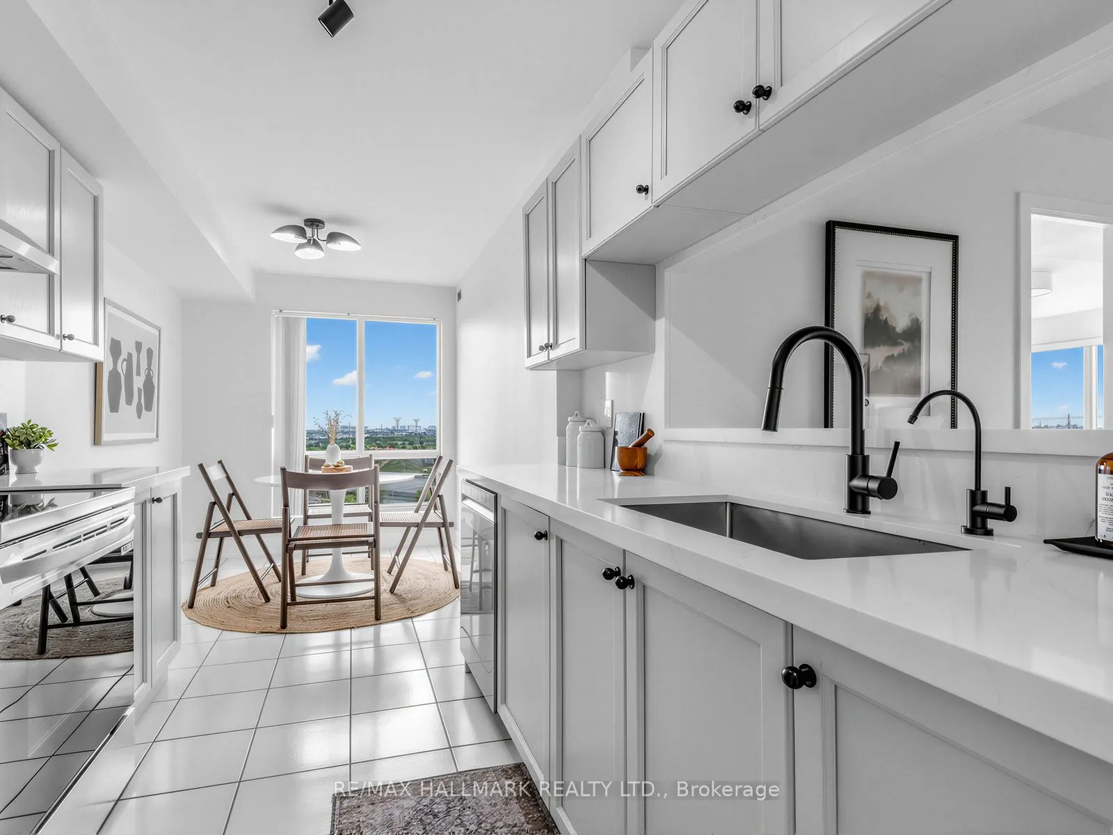 399 South Park Road #1102